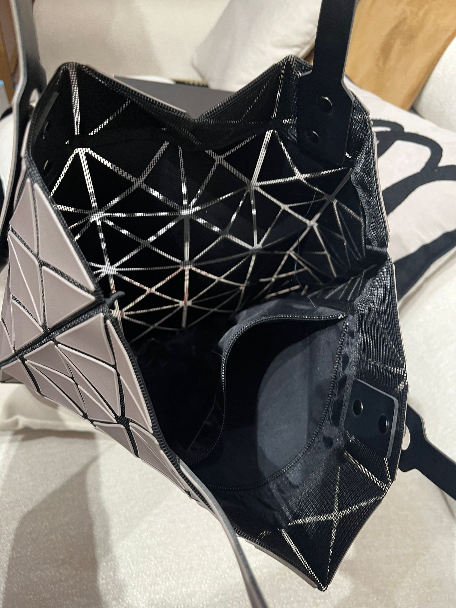 Issey Miyake bao bao 100%Authentic,98%new🥰 