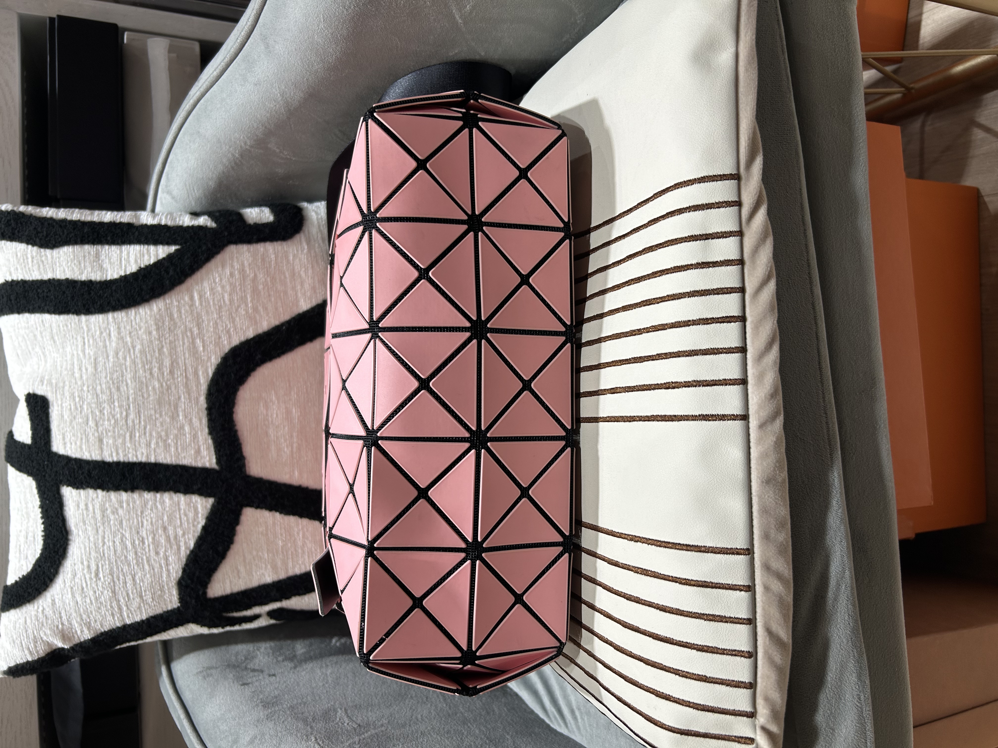 Issey Miyake Bao Bao flap messenger bag Crossbody Bag 100%Authentic, 95%New ✅Dust bag