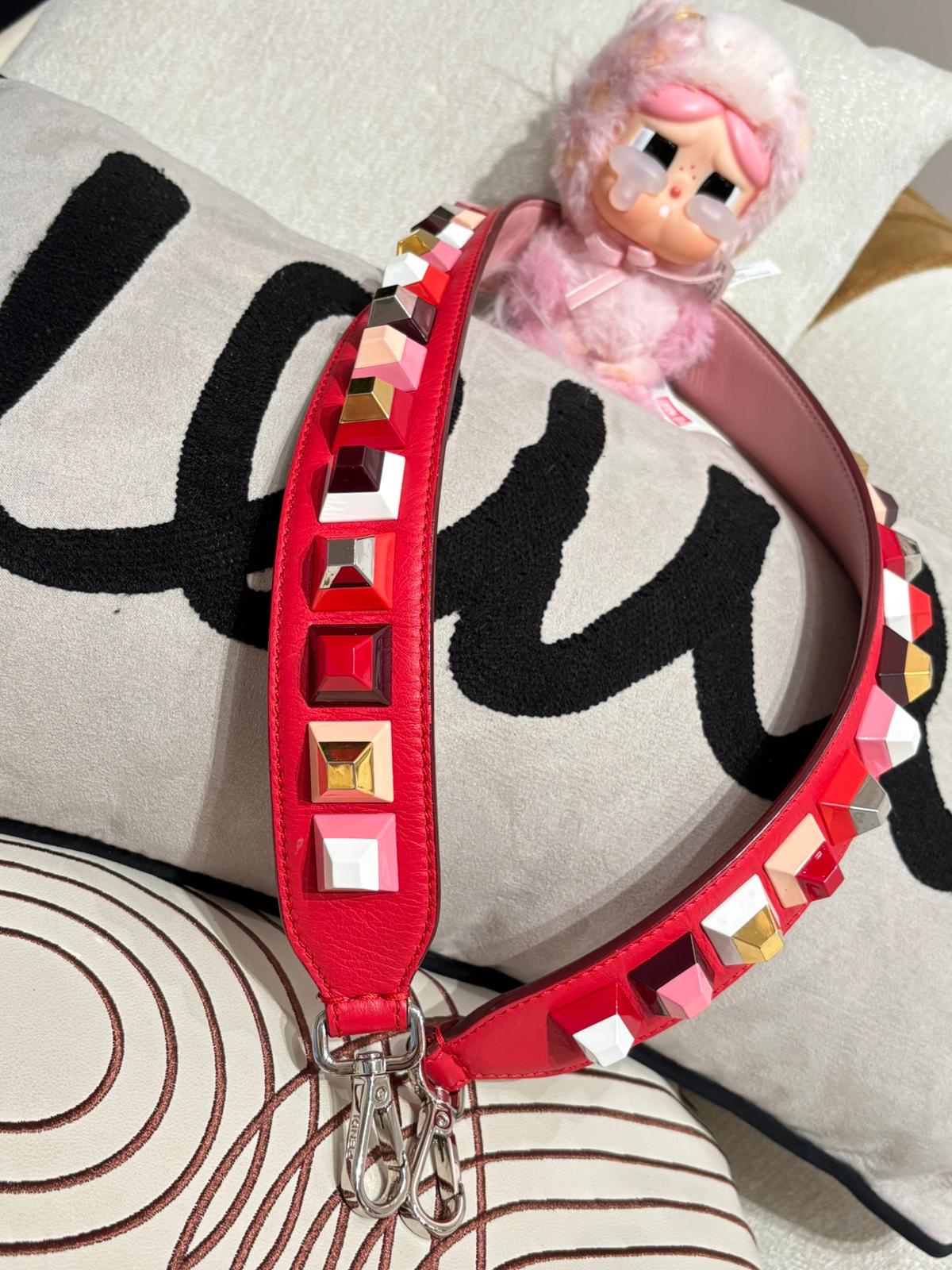 Fendi strap calfskin 牛皮,85cm 100%Authentic ,95%new