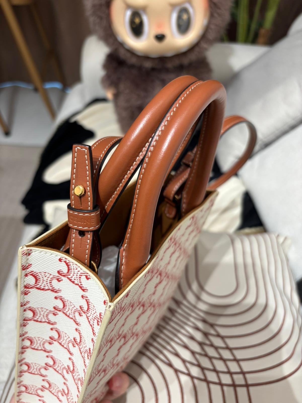 Celine Mini Vertical Cabas Red & Write 100%Authentic, 95%New ✅Dust bag