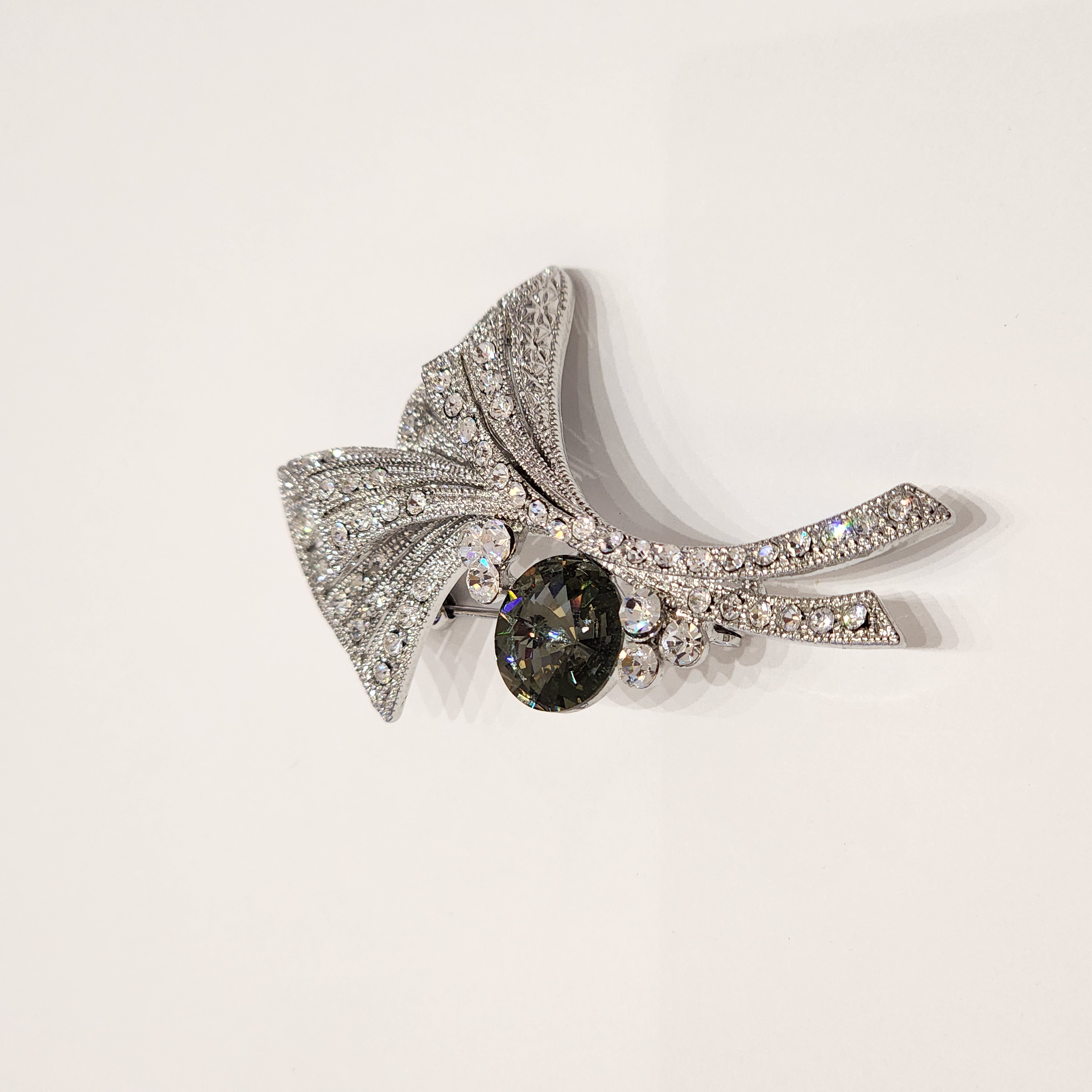 SWAROVSKI STONE GINGKO LEAVES BROOCH
