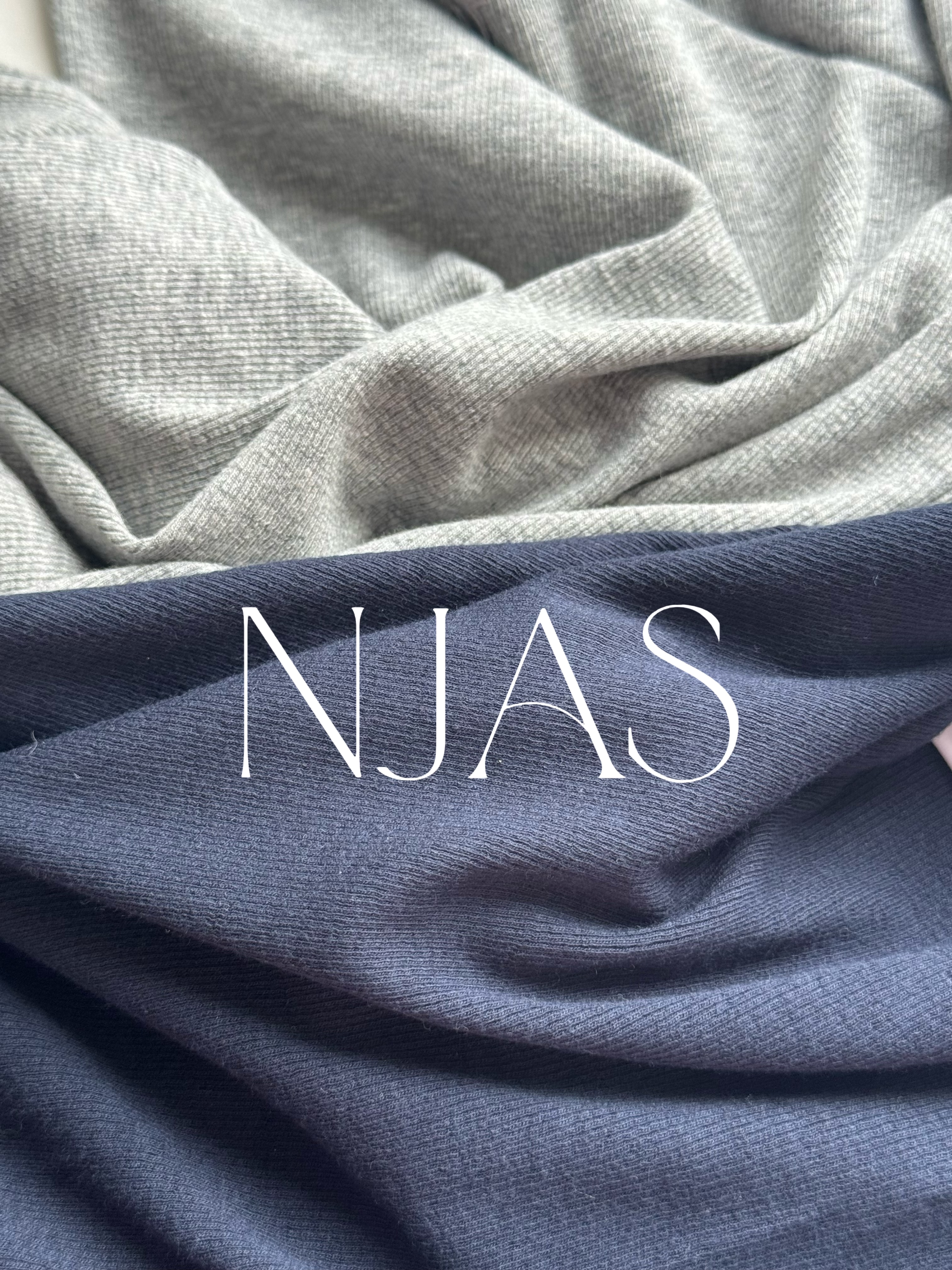 Feminine stretchy cuff tee 