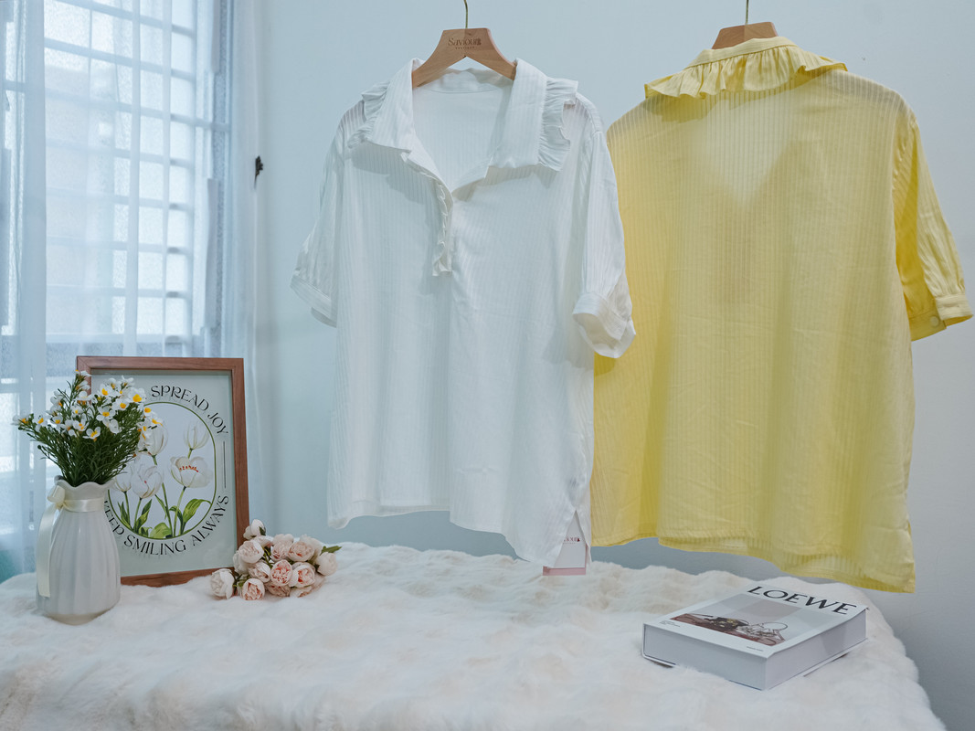 Ruffle Collar Loose Fit Textured Short Sleeve Blouse ‖ 荷叶边领口设计感宽松短袖衬衫 KR01749