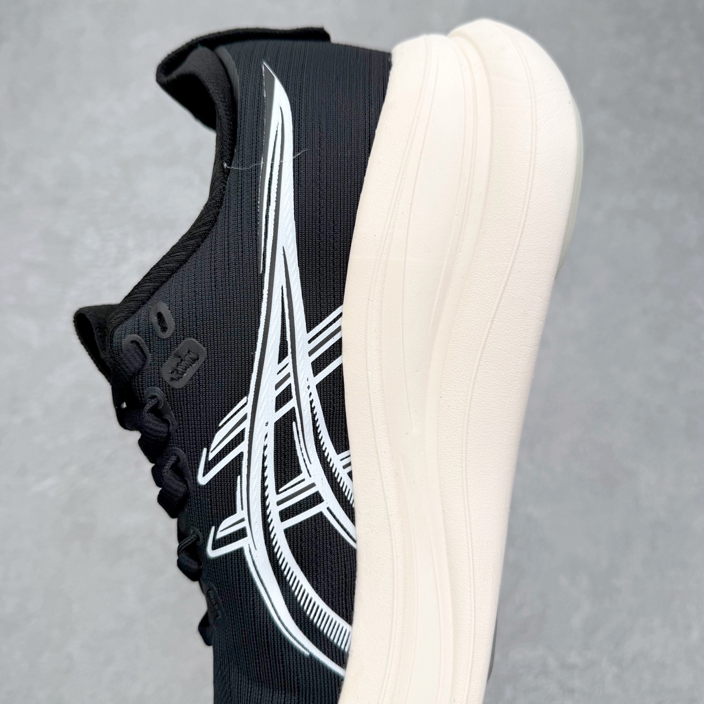 mAsics Gel-Nimbus 28