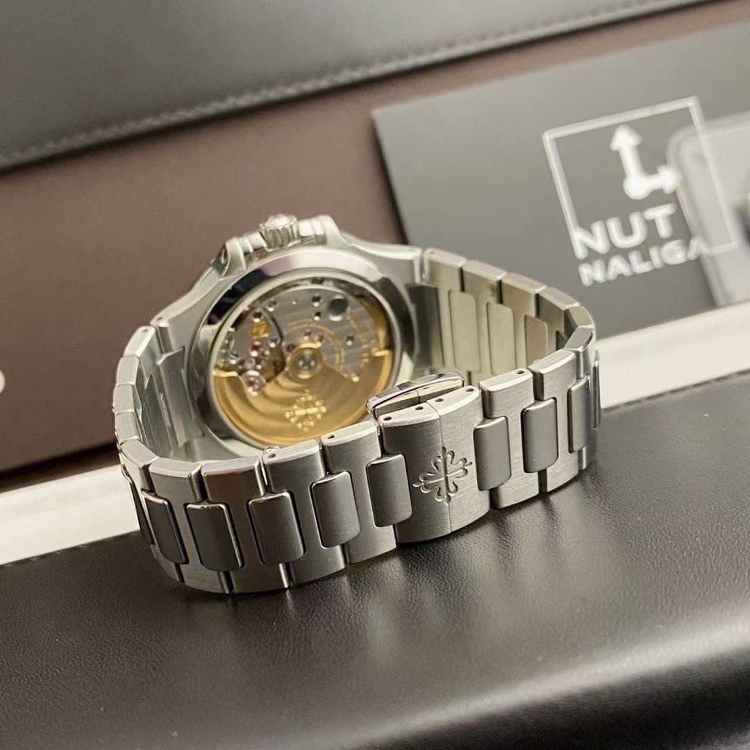 女表鹦鹉螺PP7118上市。接受预订！！324SC一体29钻机芯。 第一批少量上市。