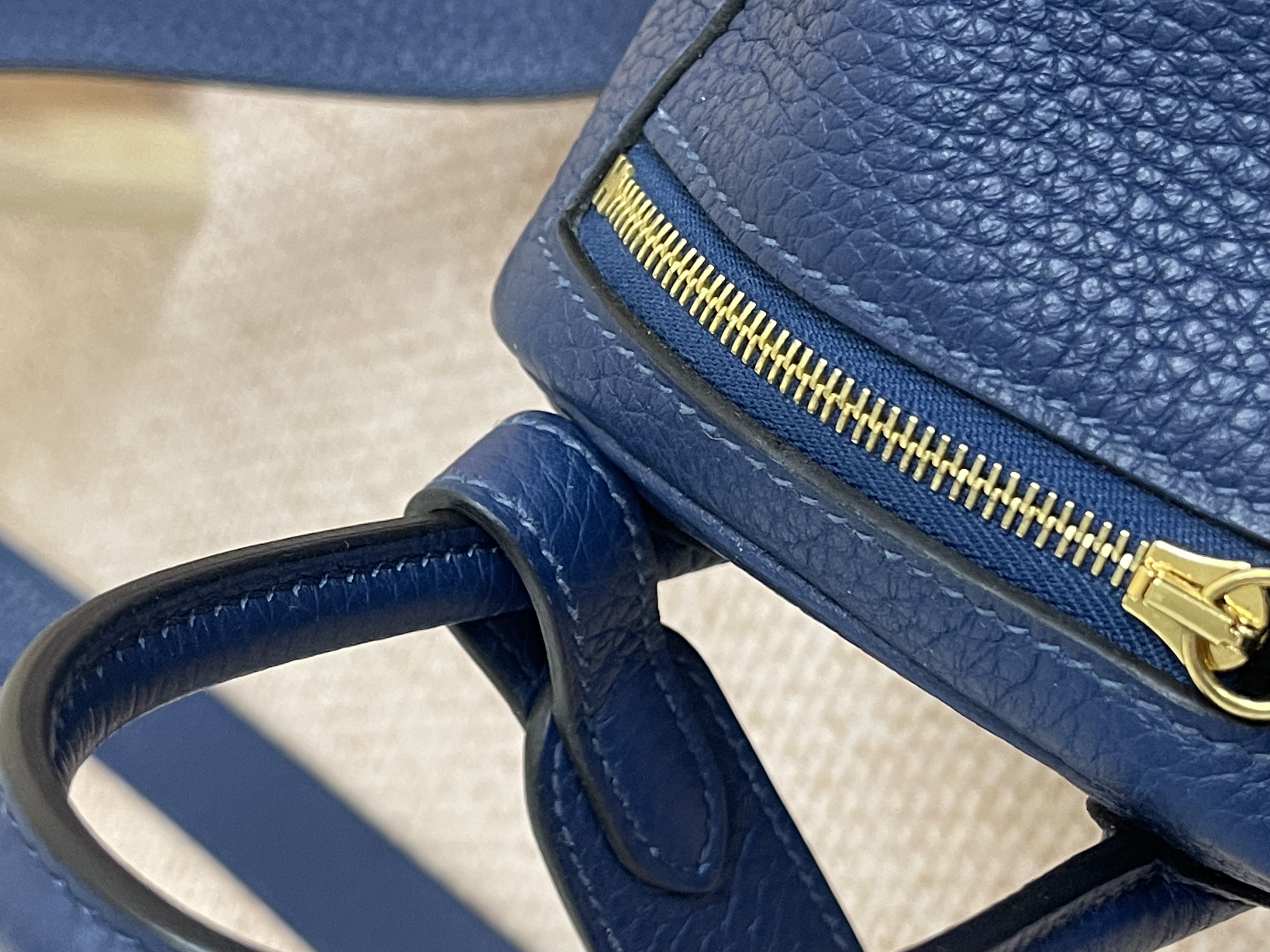 Pre-owned Hermes Mini Lindy/ /Stamp D/ Product Code: 26020304