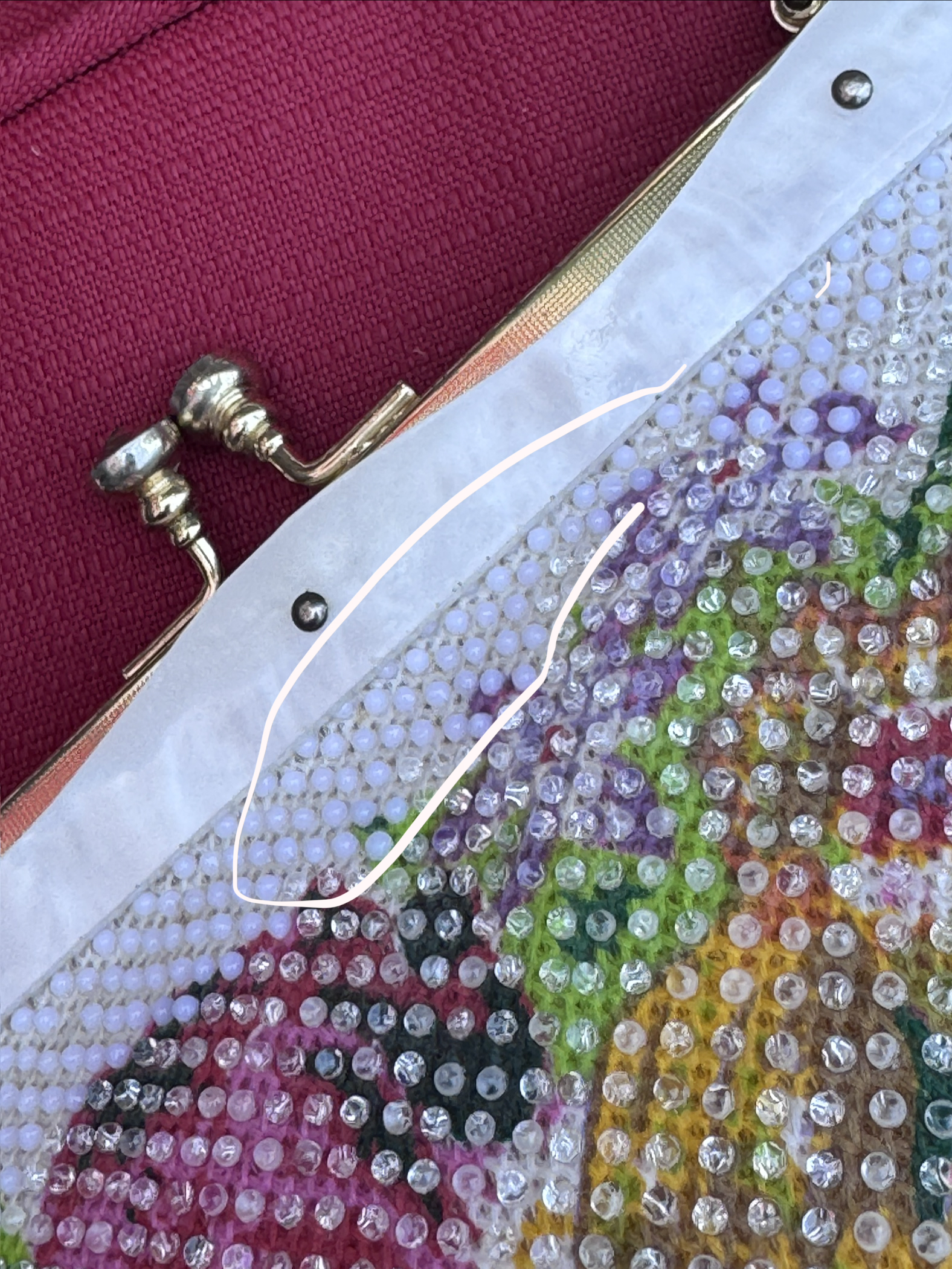 Unmarked C.a. 1960s Made in Hong Kong "Sugar-Coated" Floral Bead Bag (MT2597)
