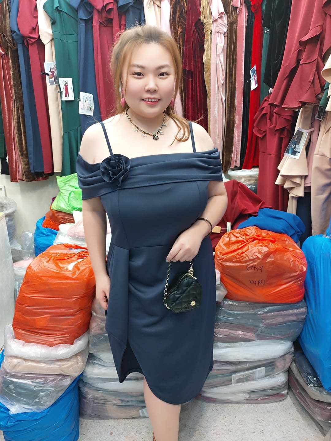 E03/EE0126 🔥特价🔥褶皱领玫瑰吊带修身礼服