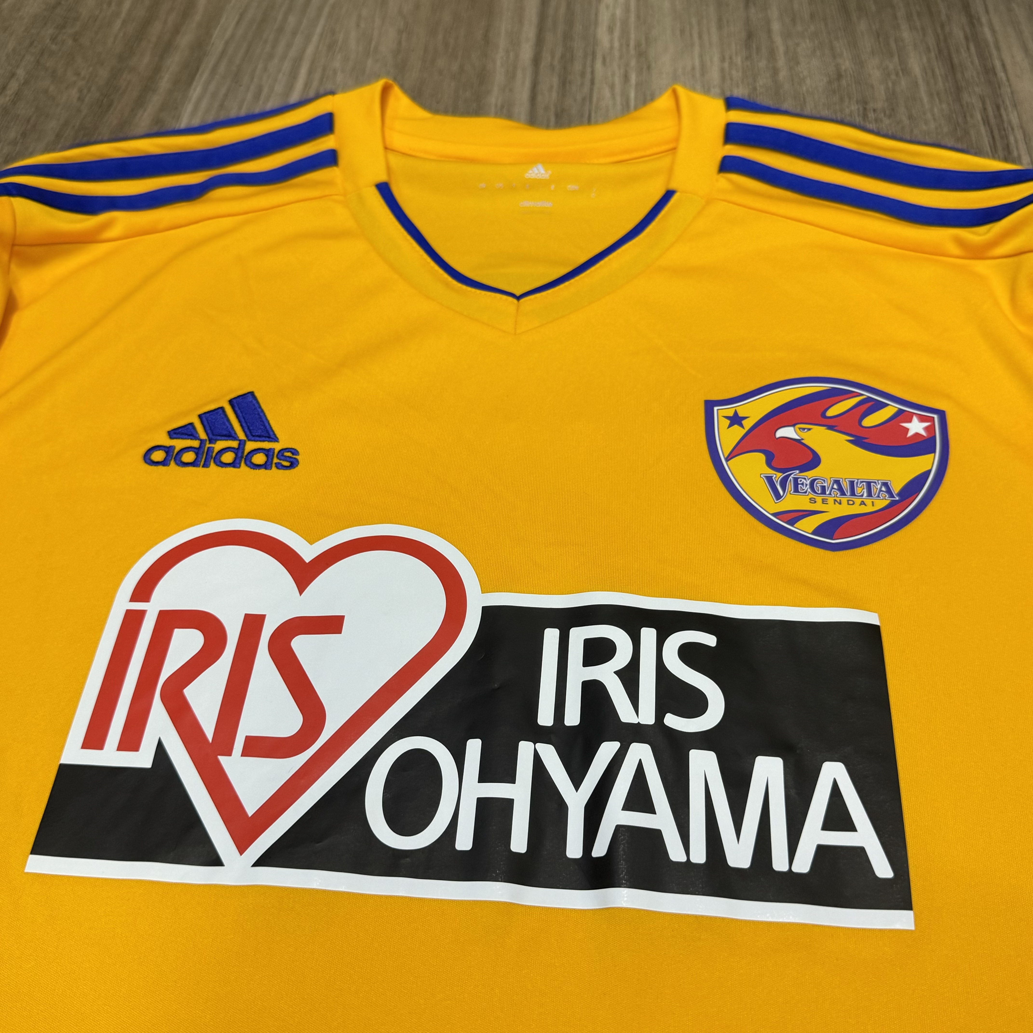 Vegalta Sendai 2015 home shirt