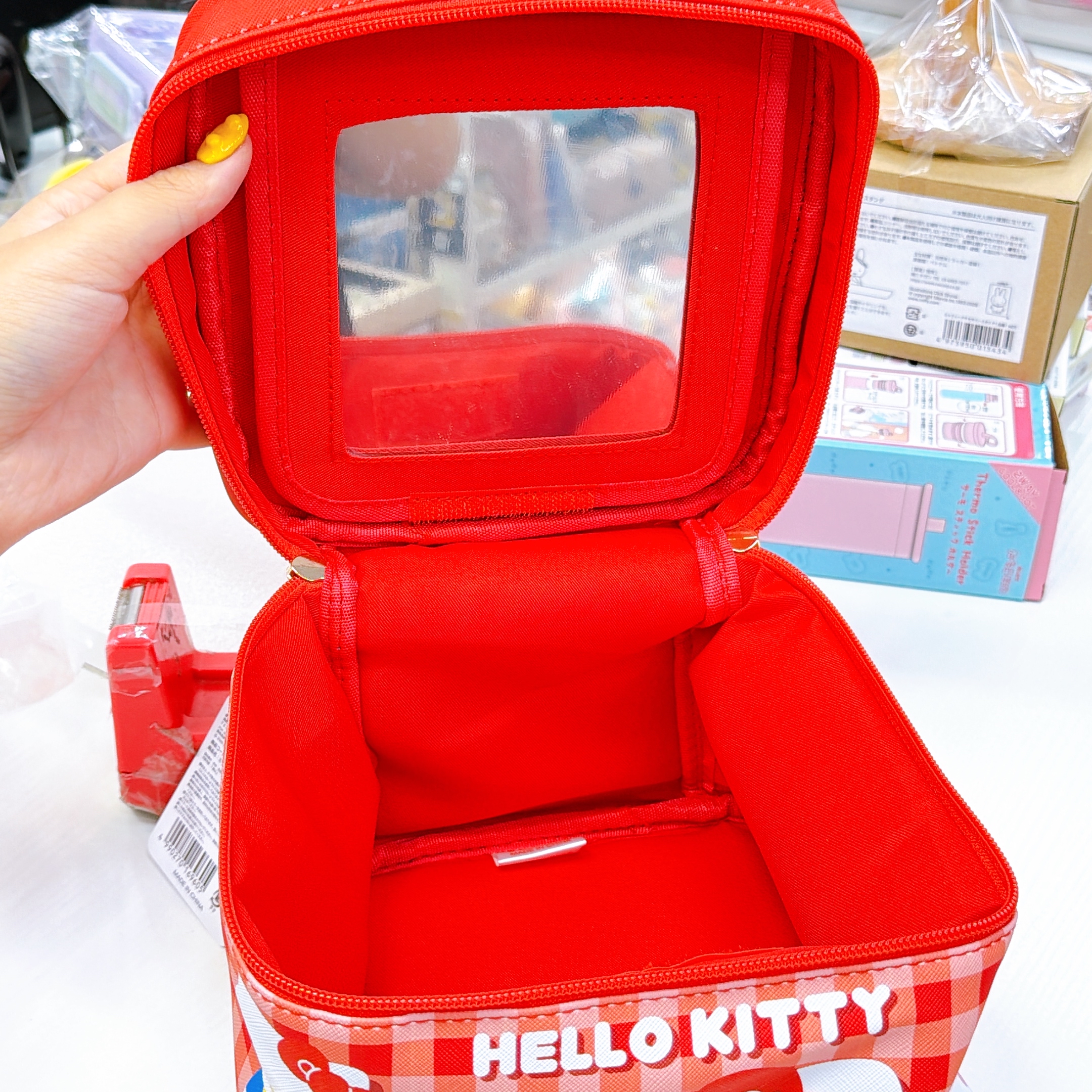 日本直送Hello Kitty新款旅行六合一衣物袋/手提化妝袋