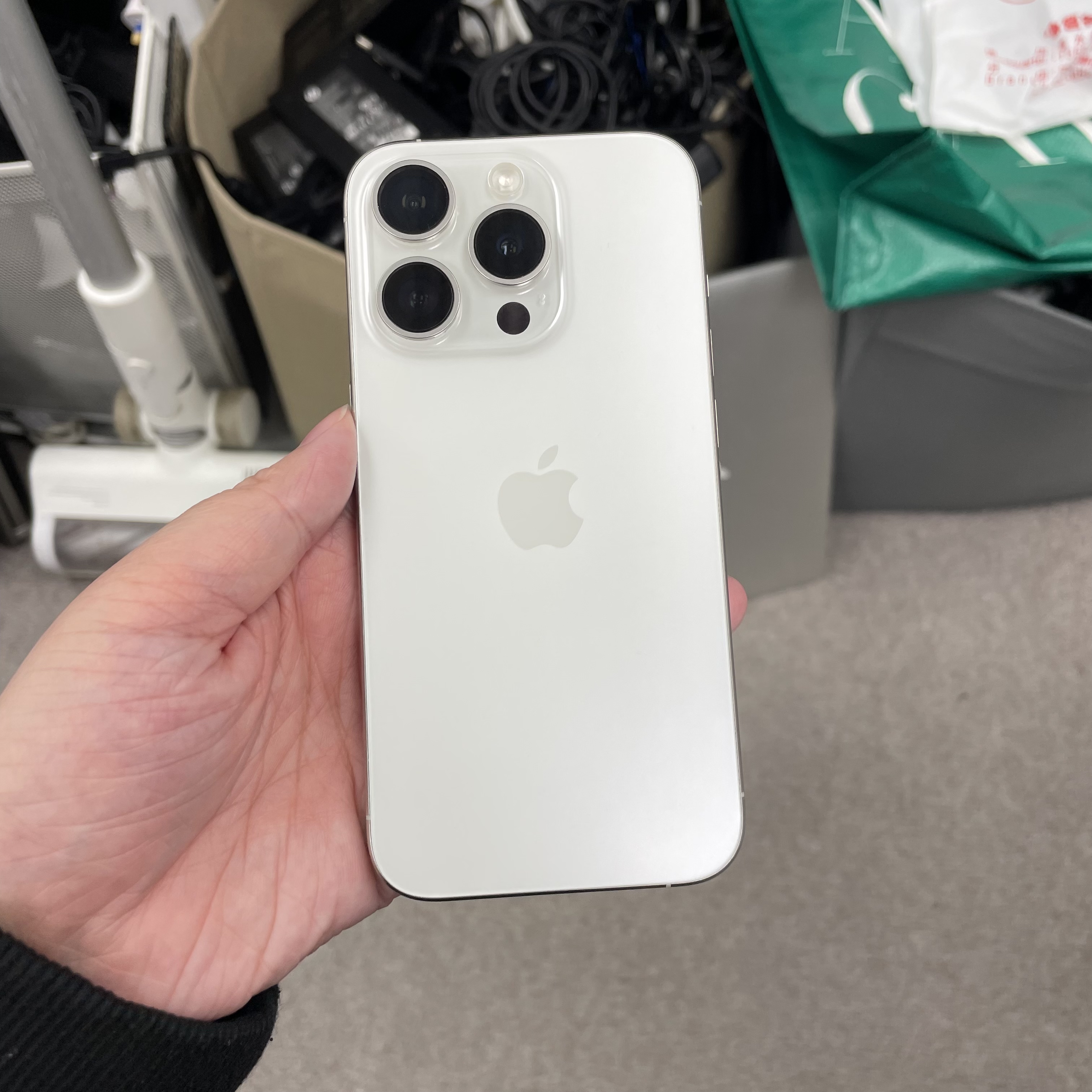 *5893 15 pro 完美機 512GB 電100 白色 white