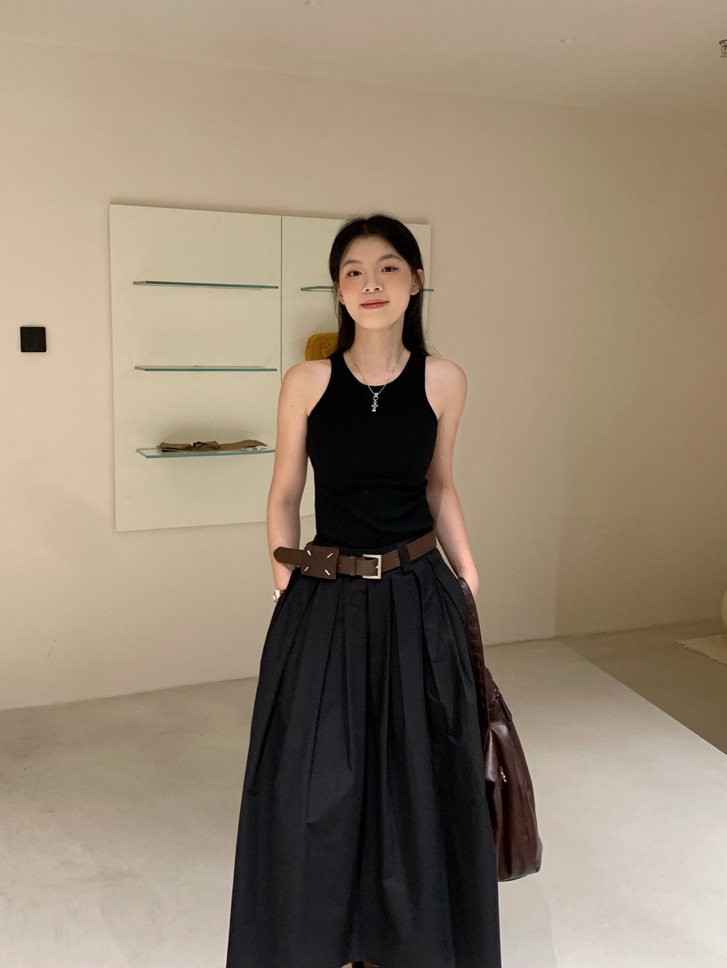 Victoria Tank Top + A-line Pleated Maxi Skirt 极简风圆领背心+百褶大摆半身裙两件套(附送腰带) (3 Colours)