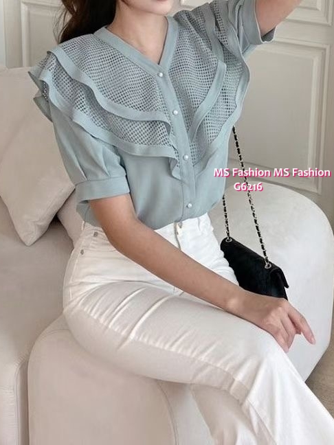 G6216 韓國🇰🇷V高質V領通花ruffle top