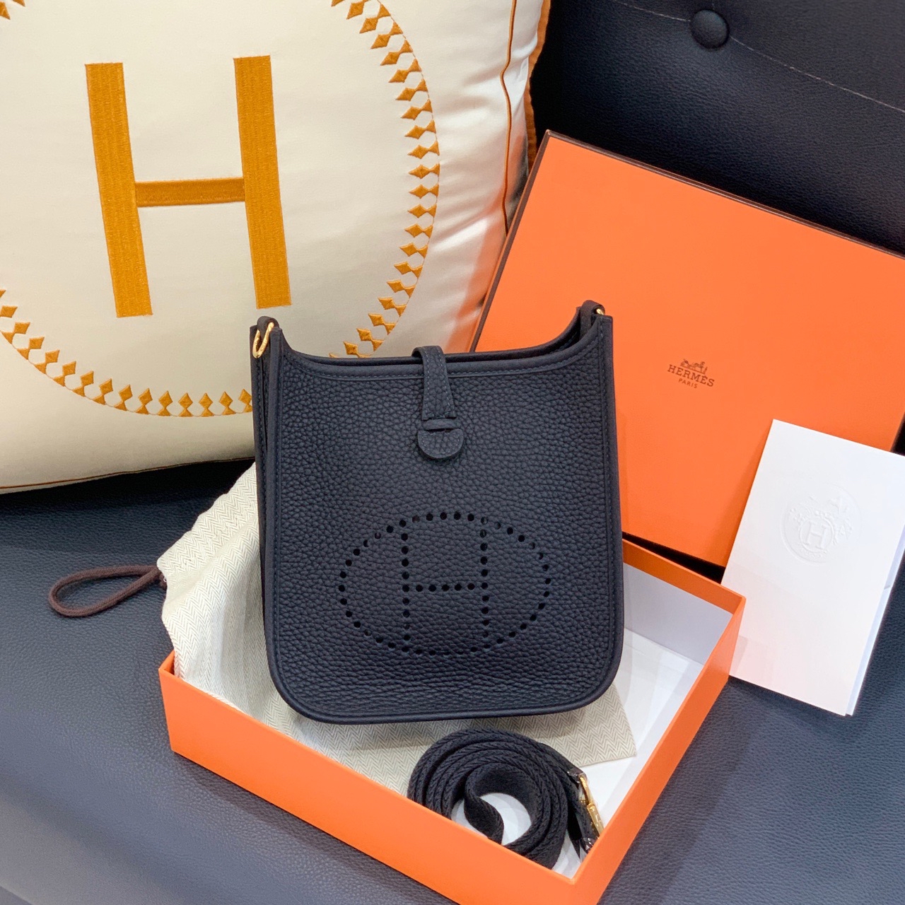 【預訂貨品】全新⭐️Full set  Hermes Caban mini水冰藍