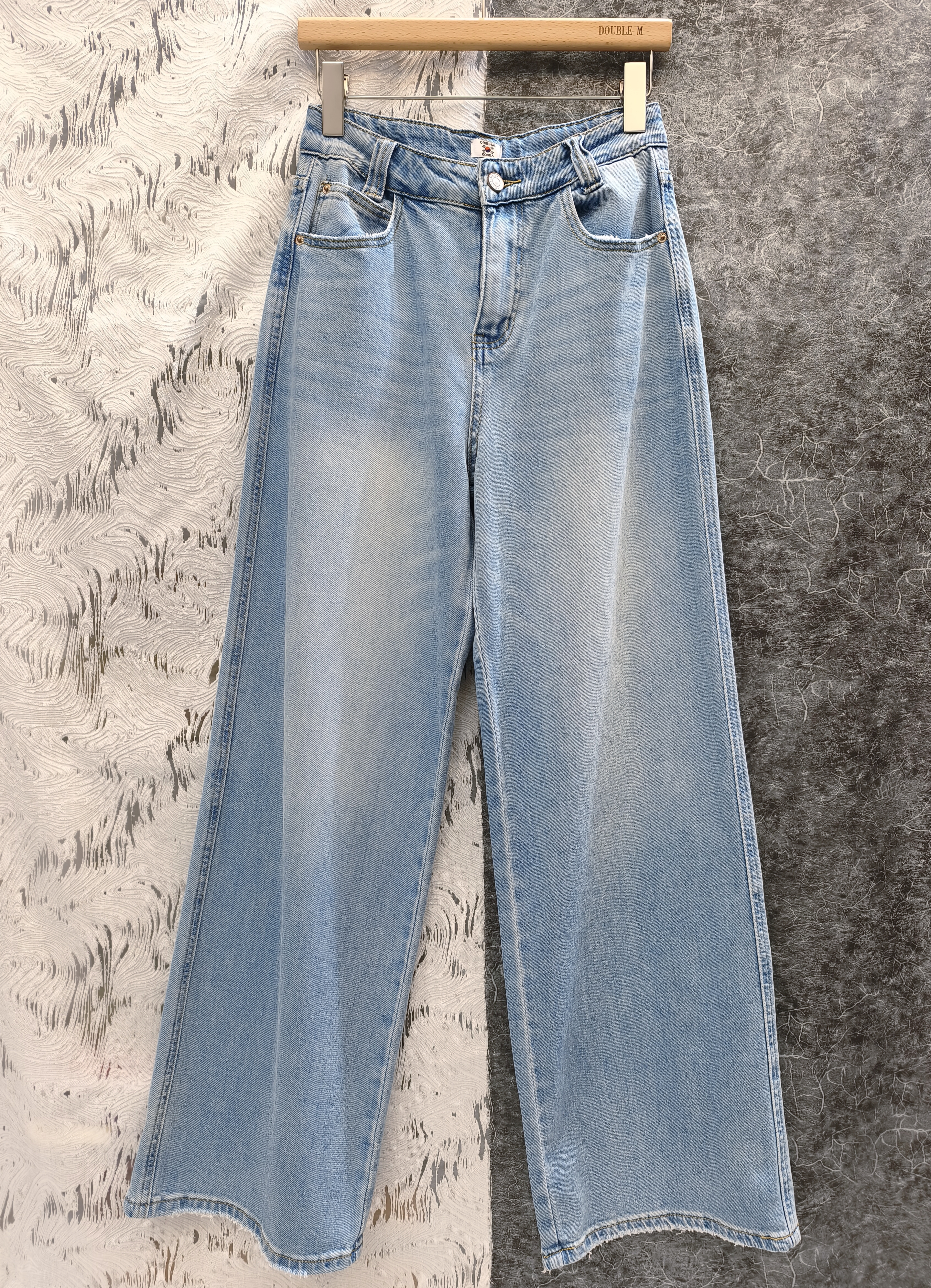 洗水直筒牛仔褲