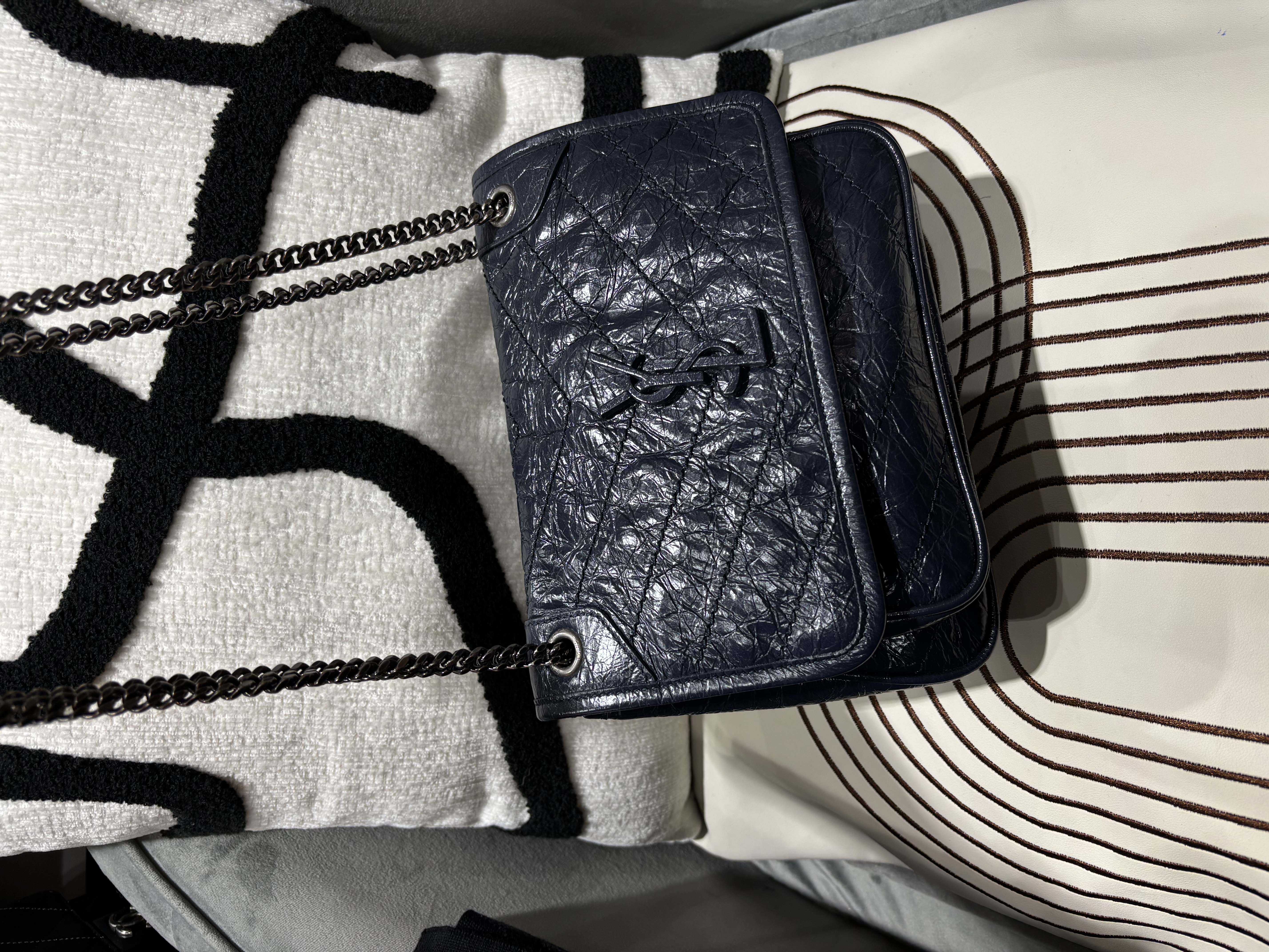 Ysl Niki baby navy 100%Authentic,98%new ✅ certificate ✅dust bag 