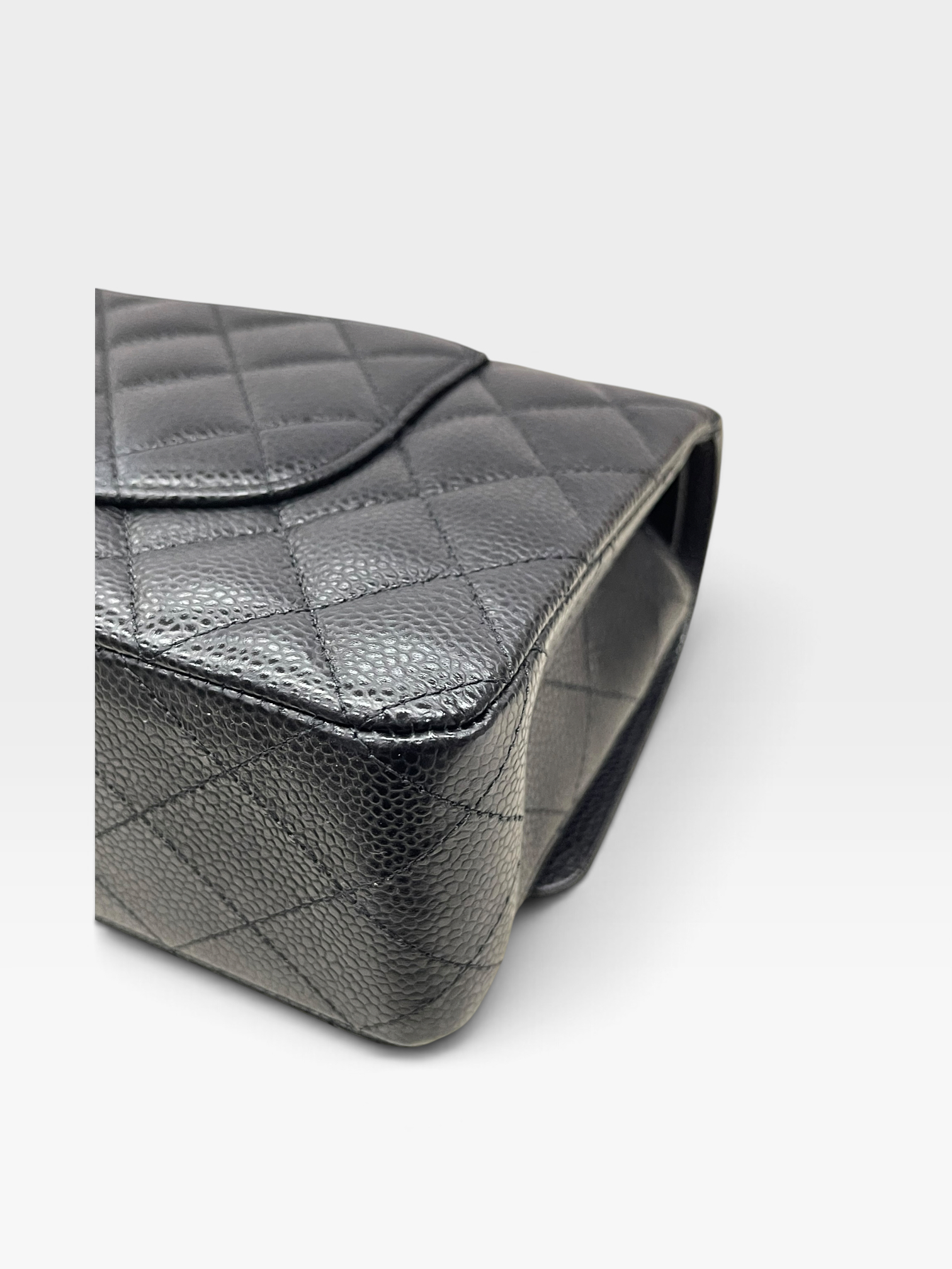Pre-Owned CHANEL Classic 11.12 Handbag / Product Code: 091009