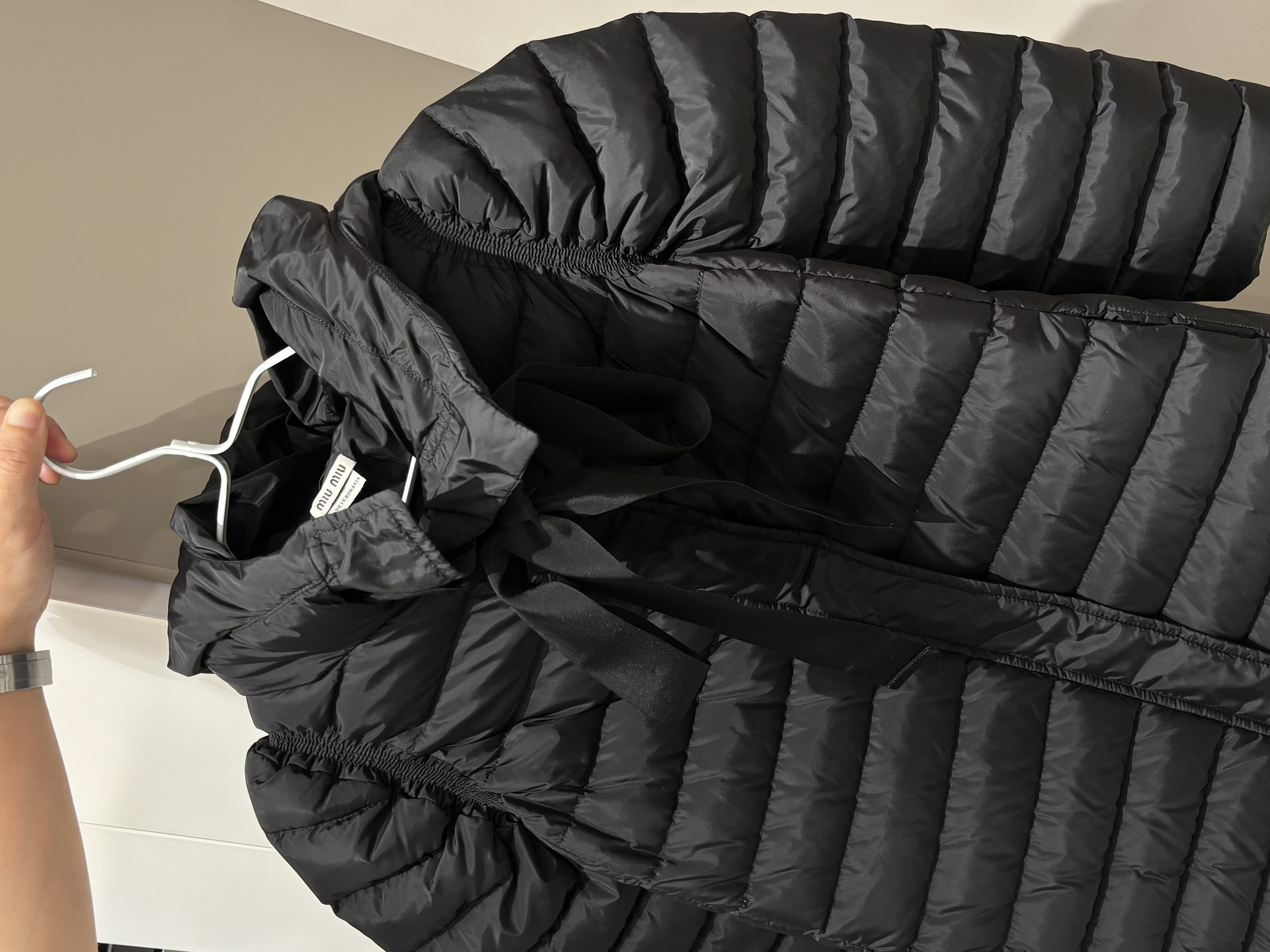 Miu miu outer 36 黑色羽絨 100%Authentic, 99%New