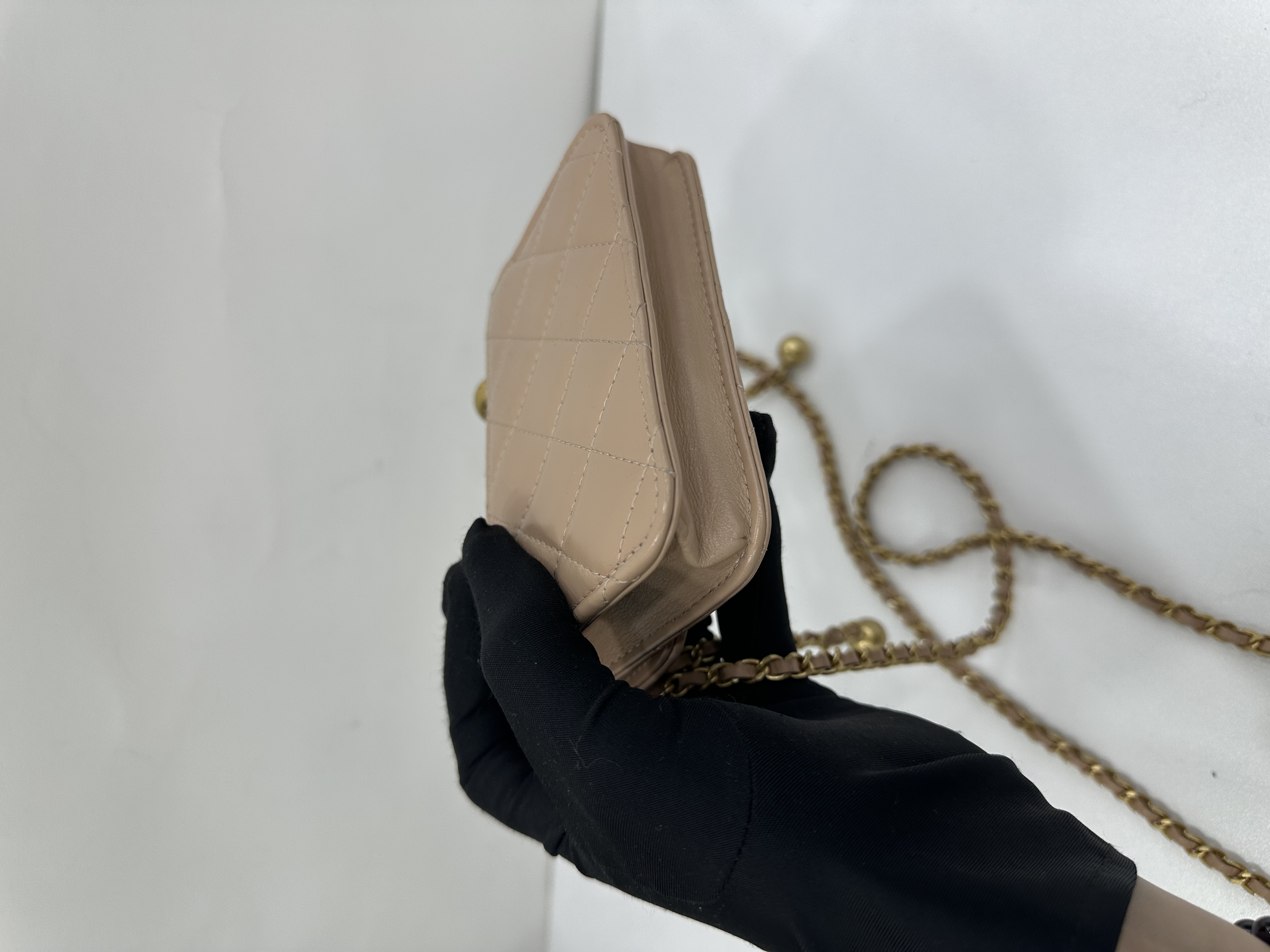 直播貨品 |  [1個-$100 2個-$300］GG77