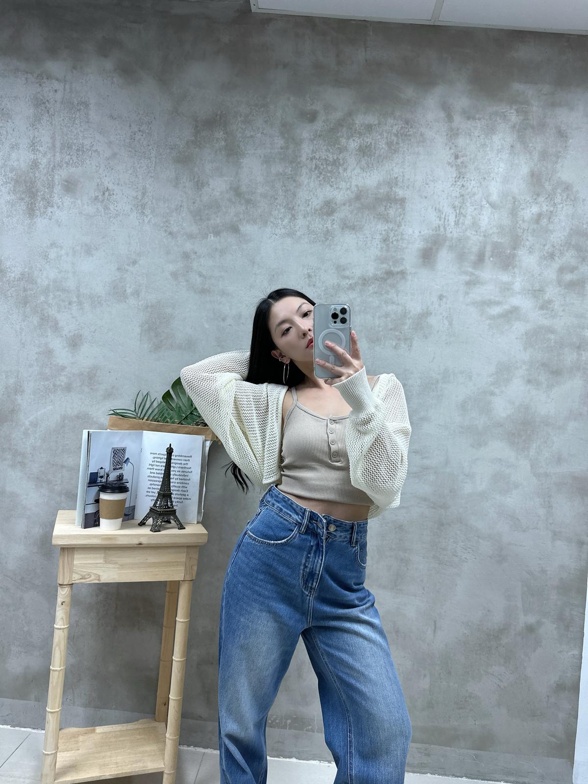 V07 扣鈕暗紋Bra top