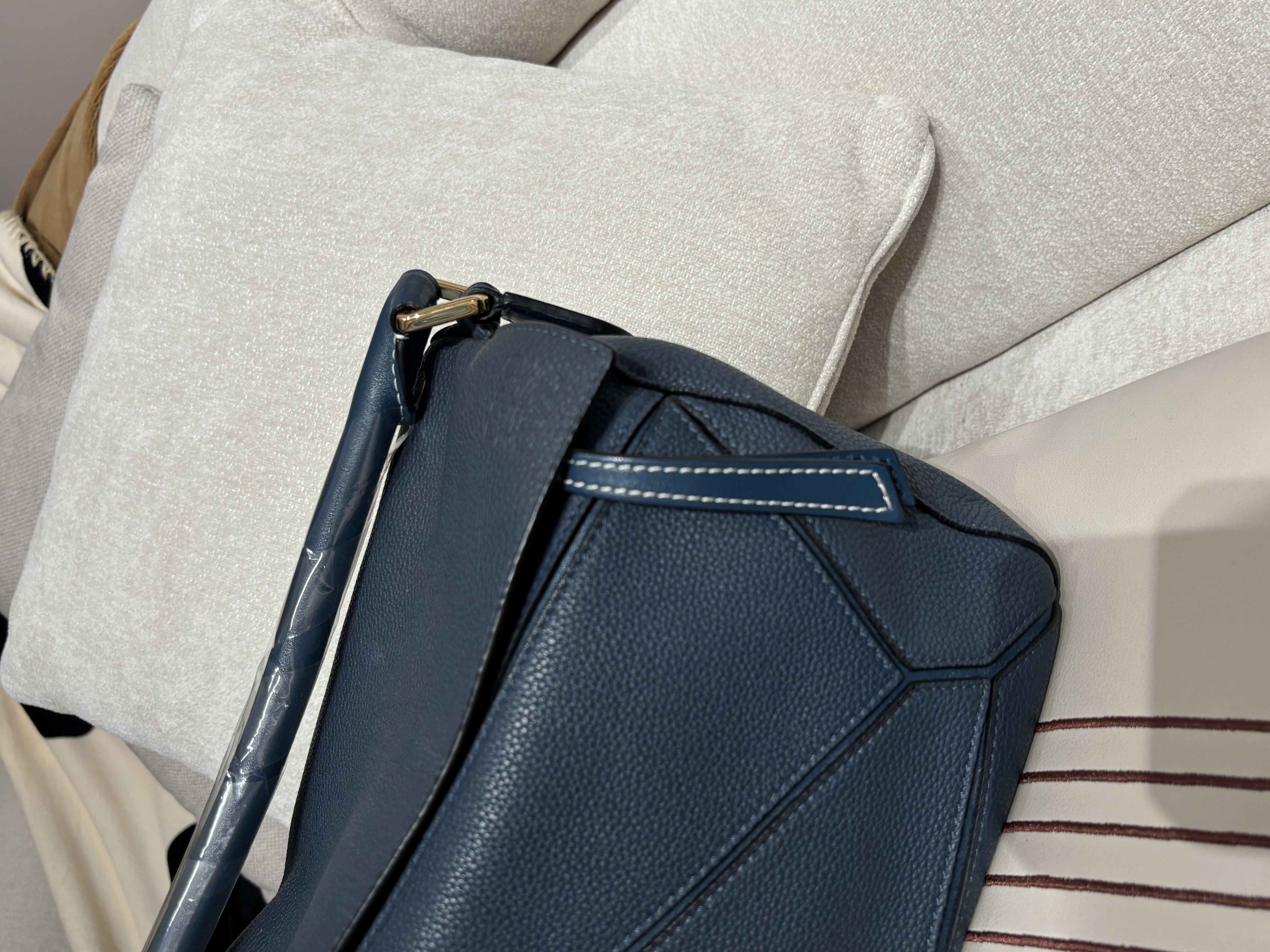 Loewe puzzle medium calfskin 100%Authentic,95%new ✅dust bag 