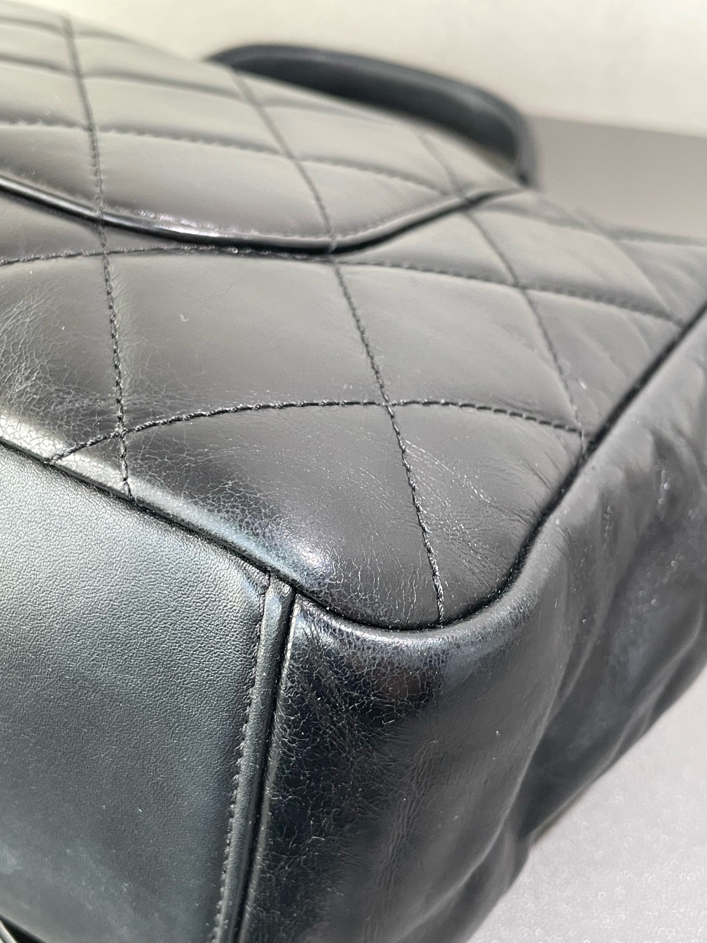 【預訂貨品】 Chanel 黑金油蠟皮 復古郵差包