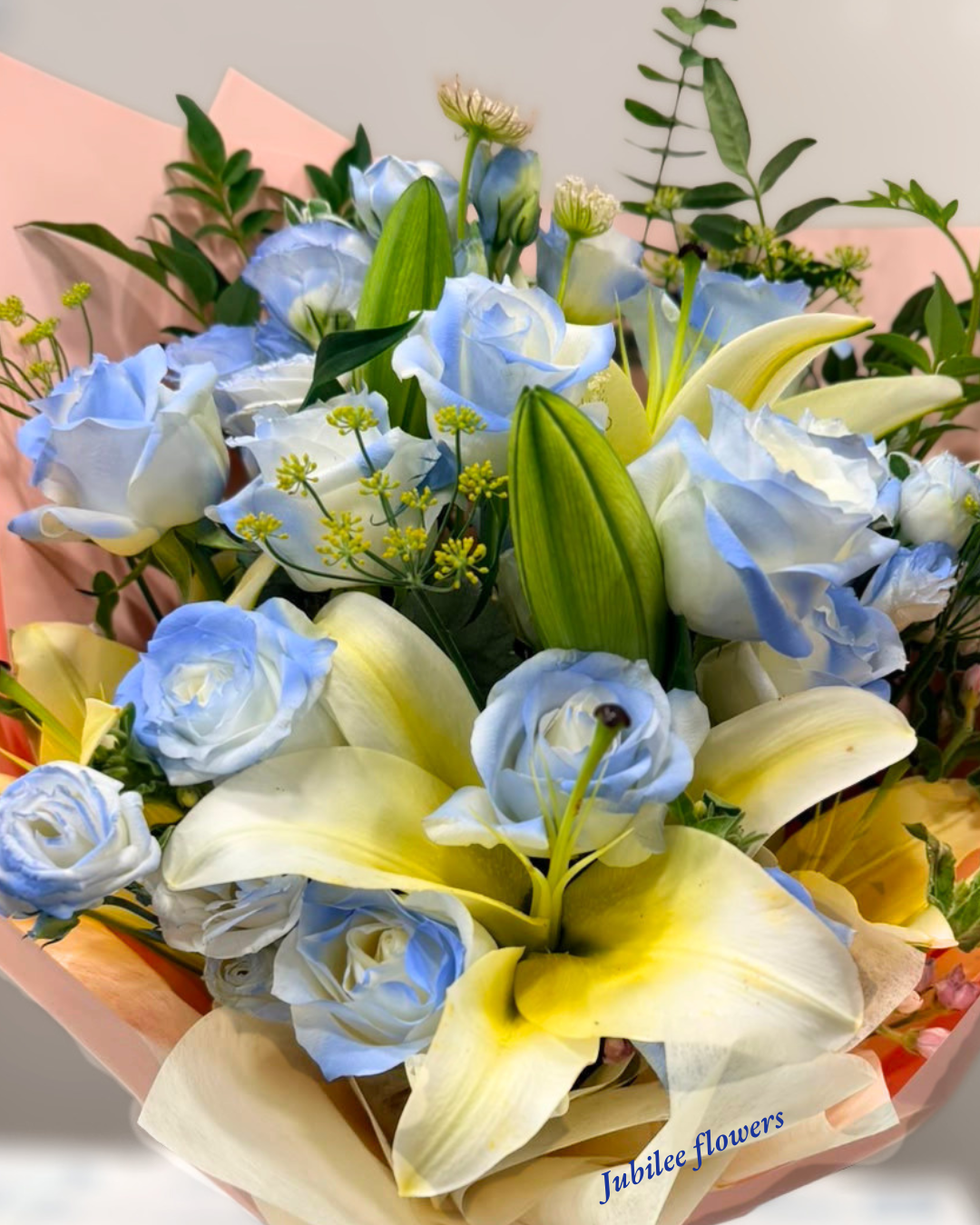 黃百合 · 玫瑰花束