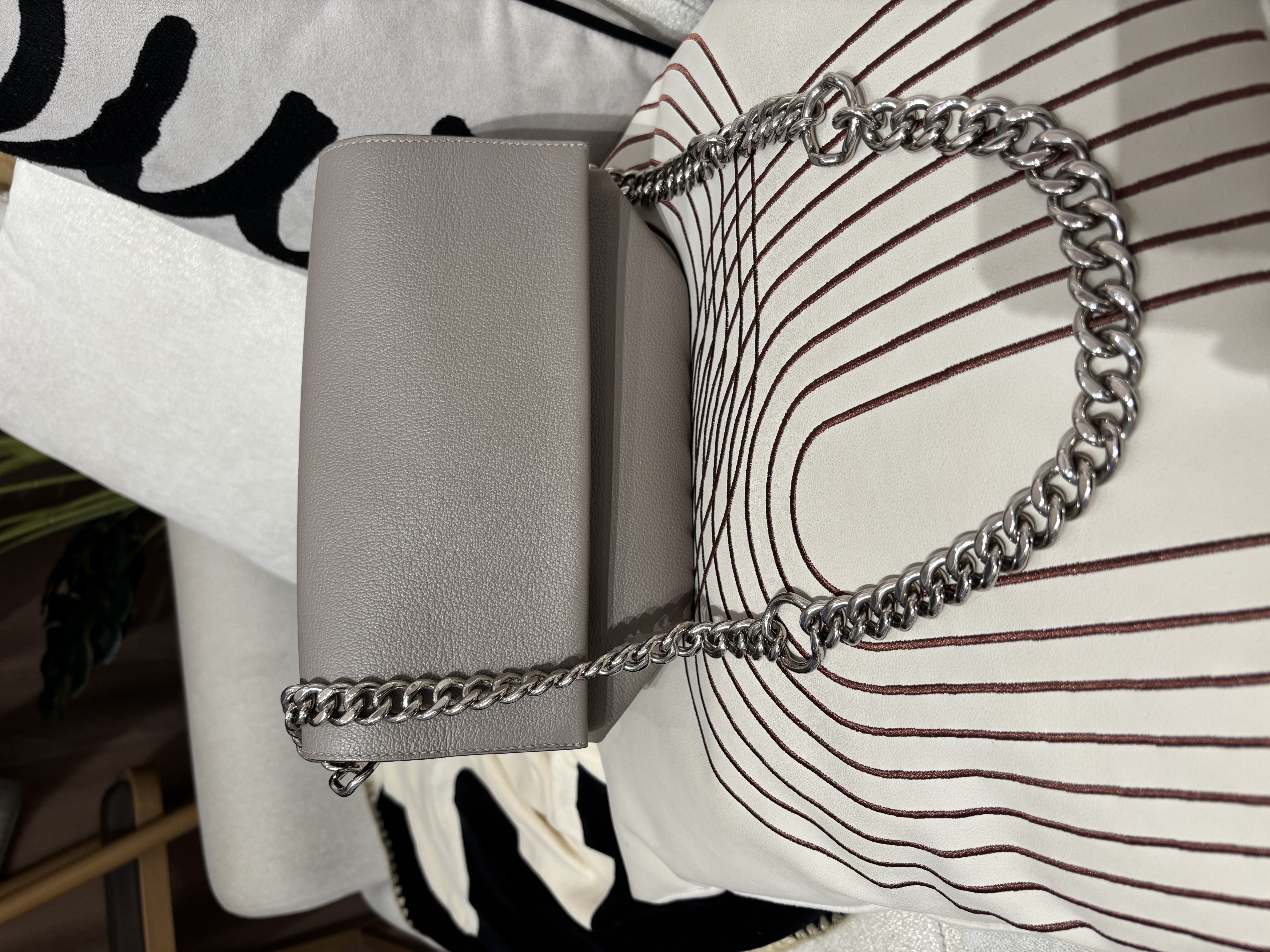 hermes opli 24 chain bag STAMP D 100%Authentic ,98%new✅dust bag 