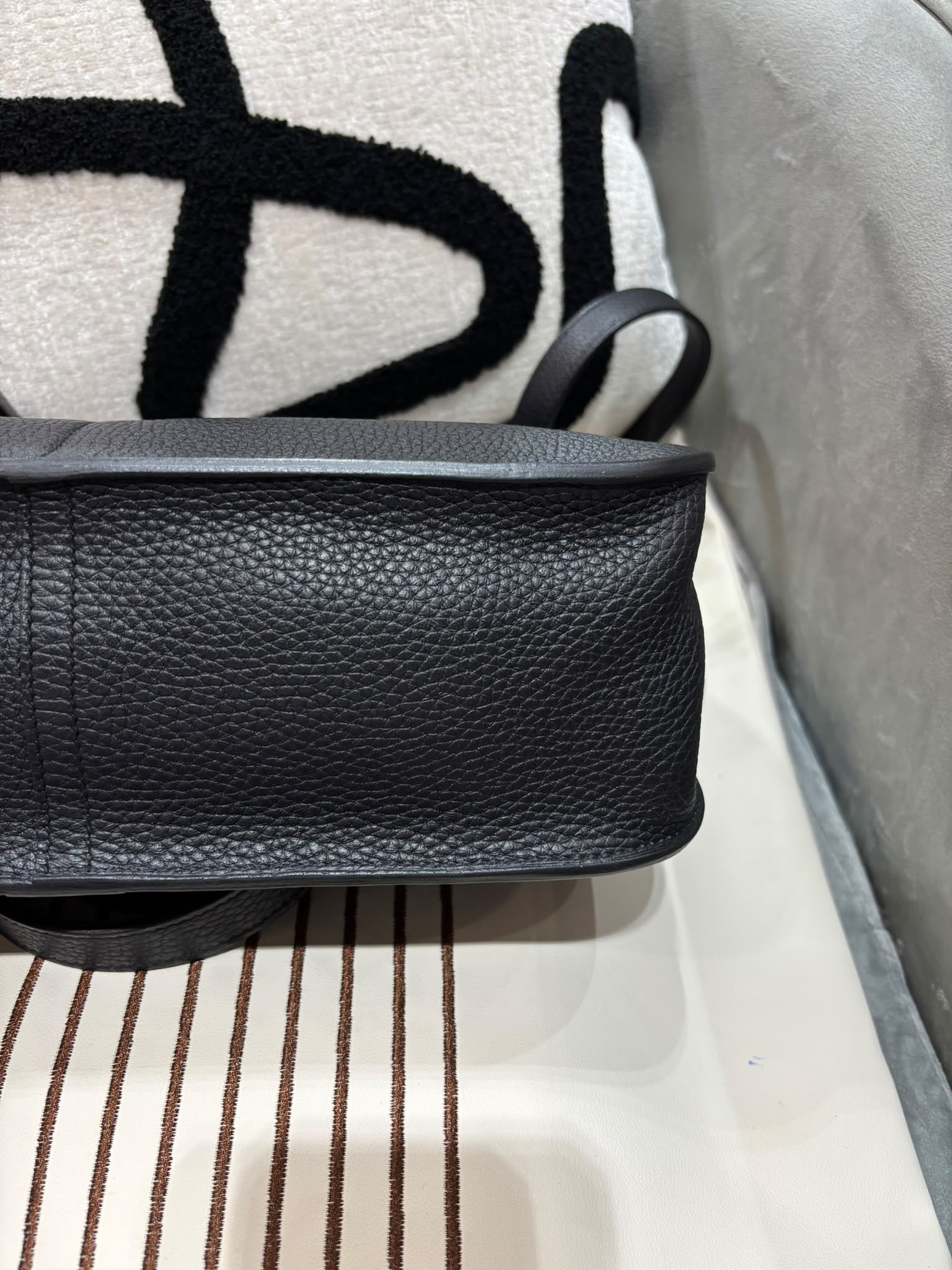 Hermes Halzan 31,STAMP A 黑銀 100%Authentic,98%new ✅專門店收據 ✅Dust bag 