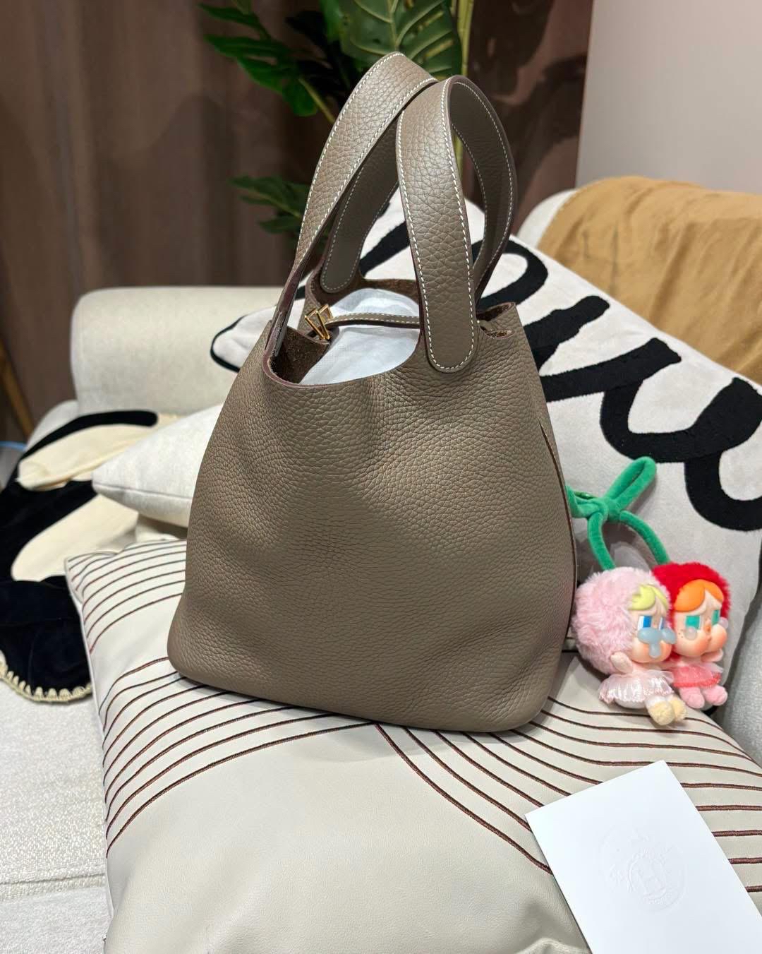 未使用品 Hermes picotin 22, Stamp W 大象灰金扣100%Authentic,Unused未使用品  ✅收據✅key lock ✅dust bag ✅box