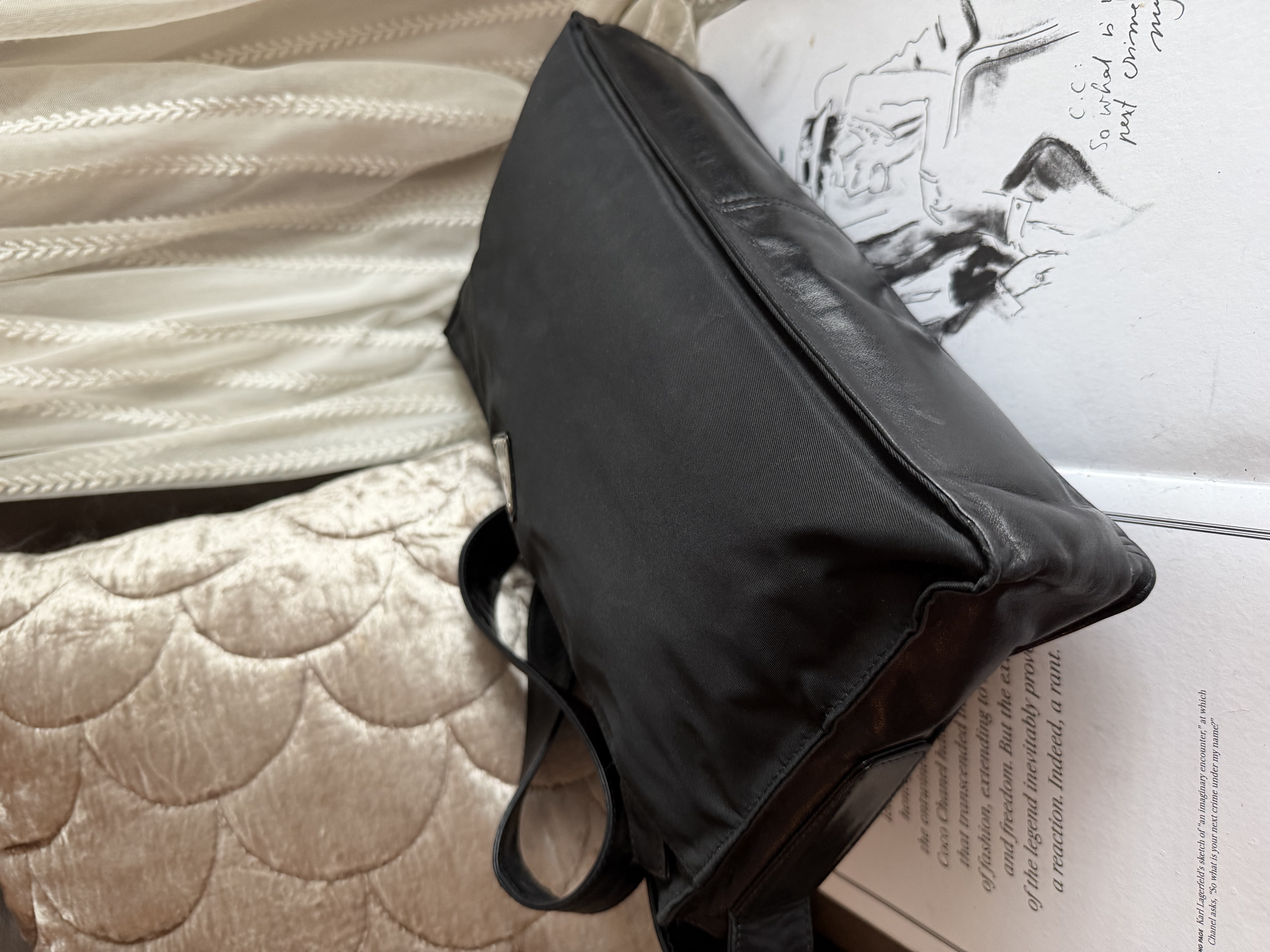 prada黑色 re nylon black leather bag 