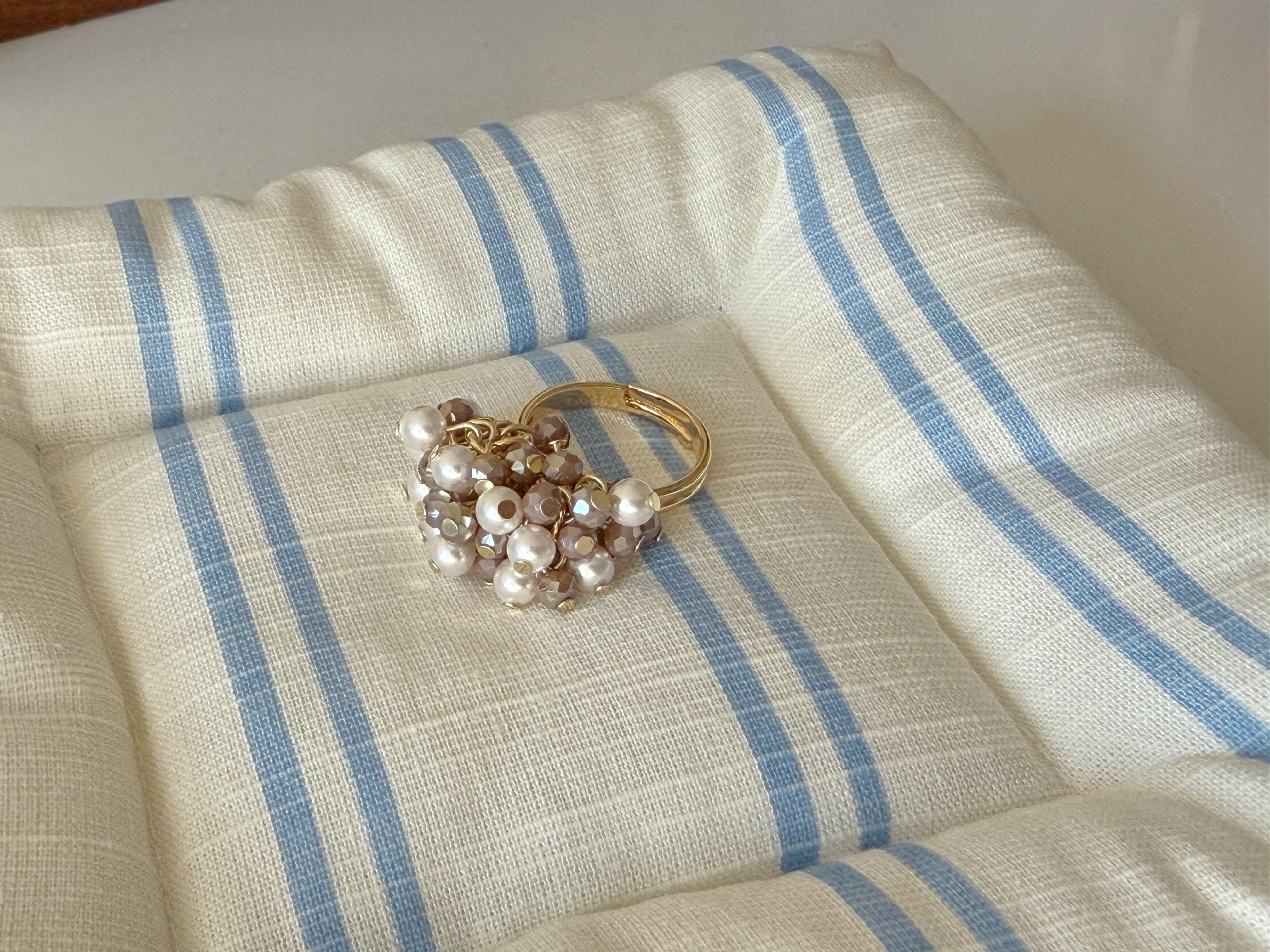 白珍珠小花球戒指/玫瑰粉x金色