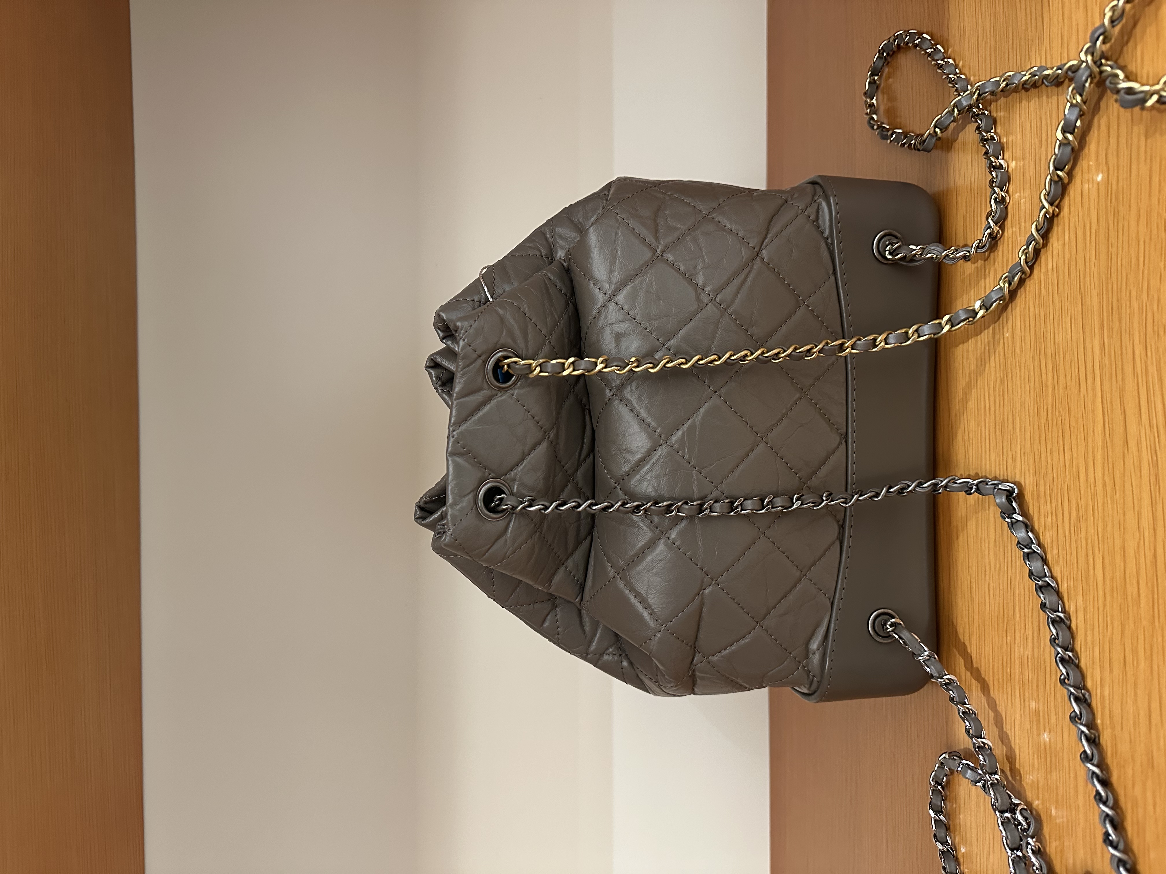 直播貨品 |  [1個-$100 2個-$300］HH02