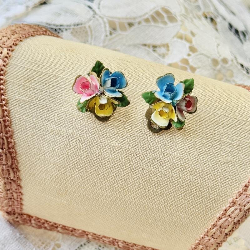 Vintage 1950s Made in Austria Hand-painted Cluster Flower Clip Earrings (MW265)