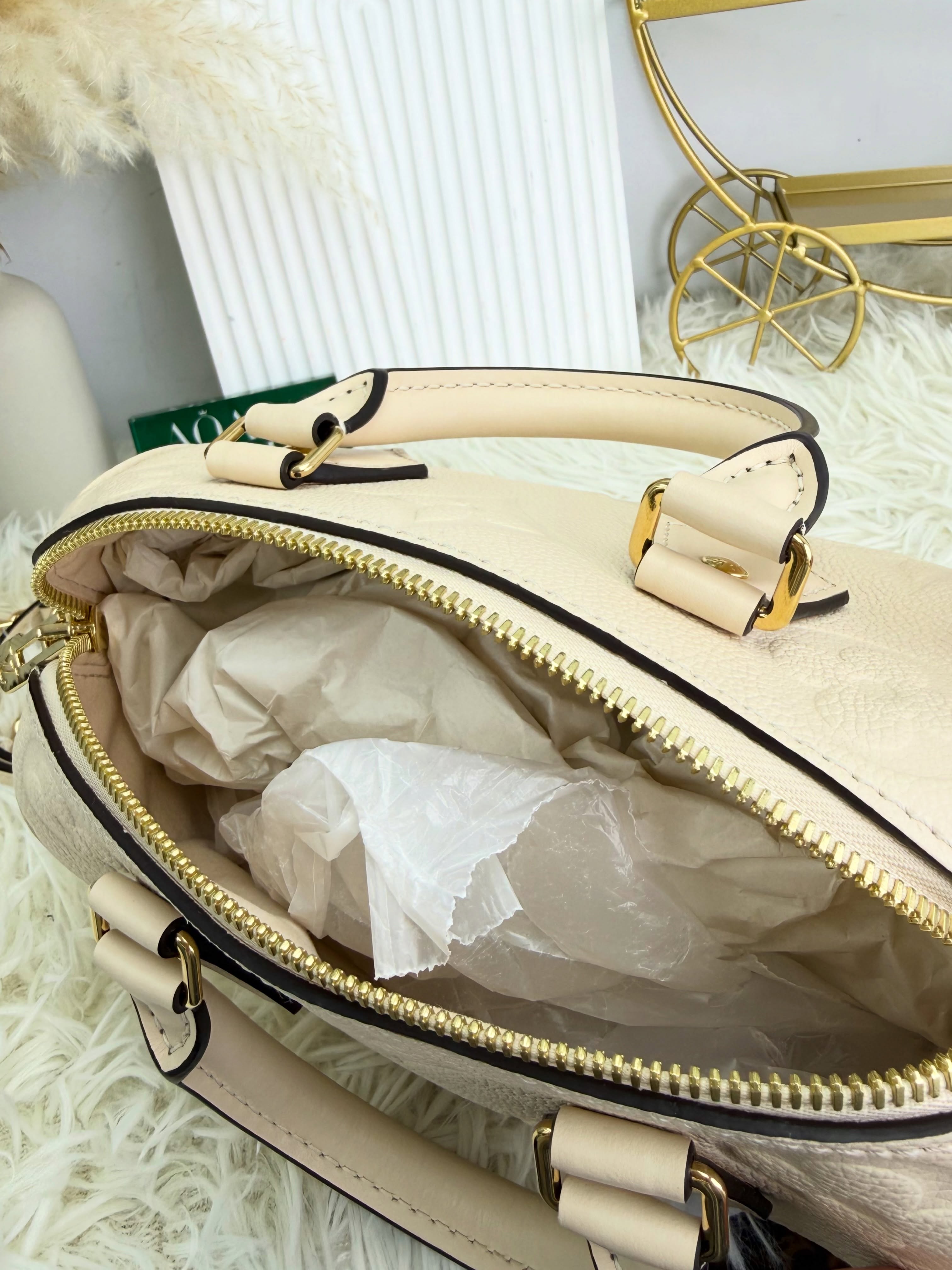 Lv👜 PRE OWNED 🛍️Speedy Bandoulière 20 白色 老花壓花皮革拼金屬鏈條肩帶 有塵袋 有鎖頭鎖匙 有盒 