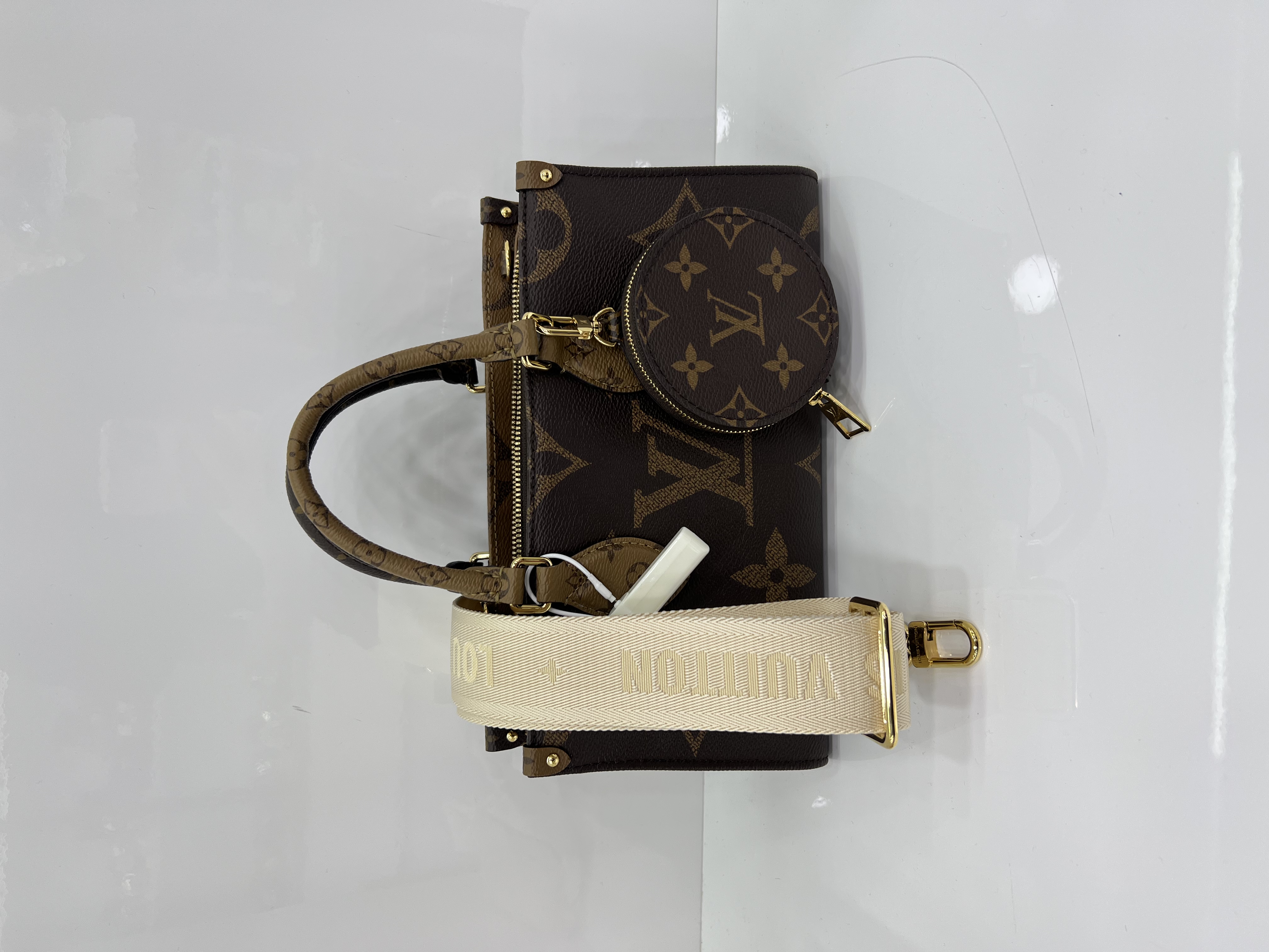 直播貨品 |  [1個-$100 2個-$300］EE30