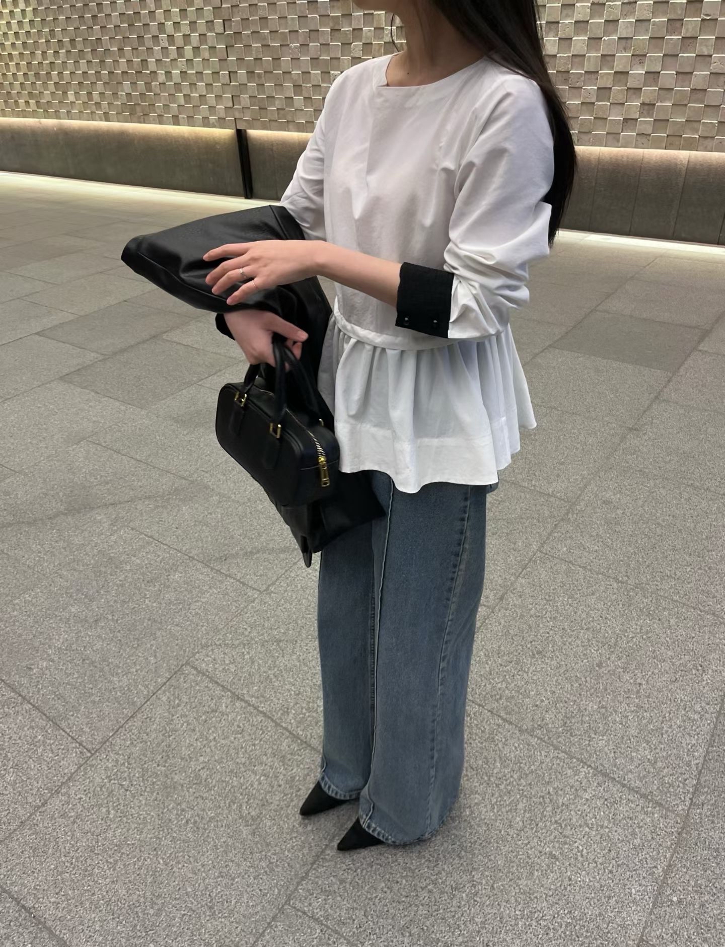 Feminine cuff contrast blouse