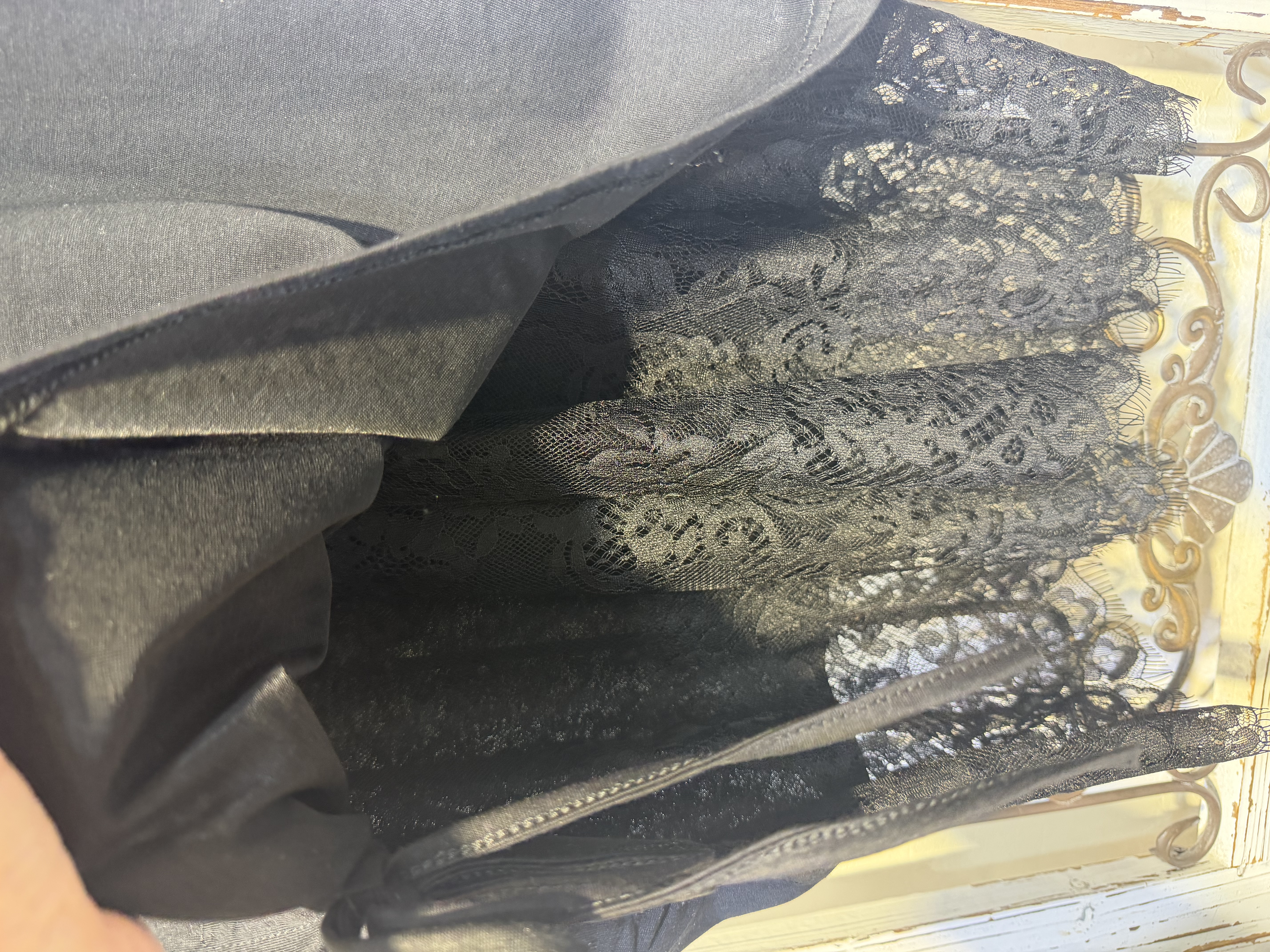 黑色蕾絲拼接短袖上衣