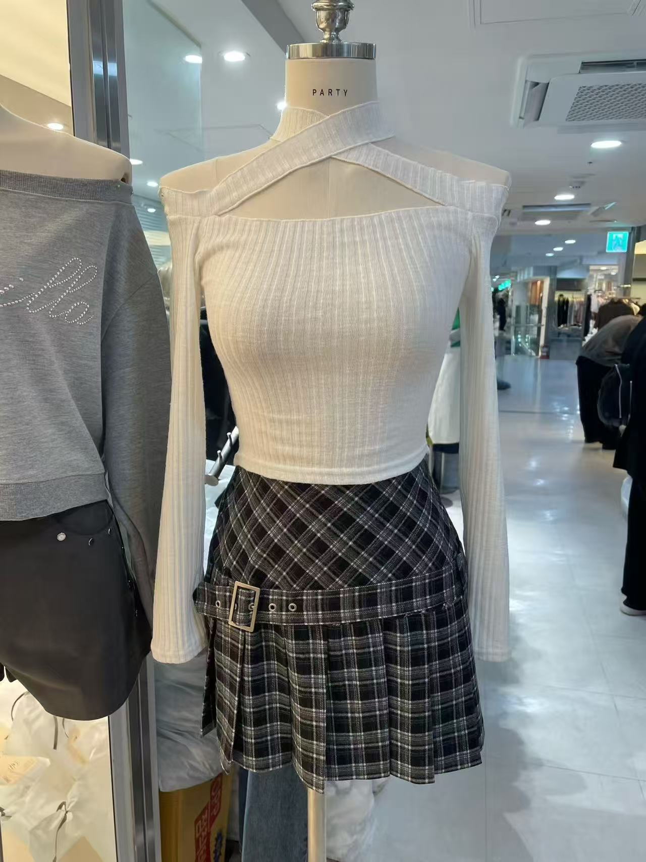 已售罄❌韓國小性感交叉掛頸薄款長袖