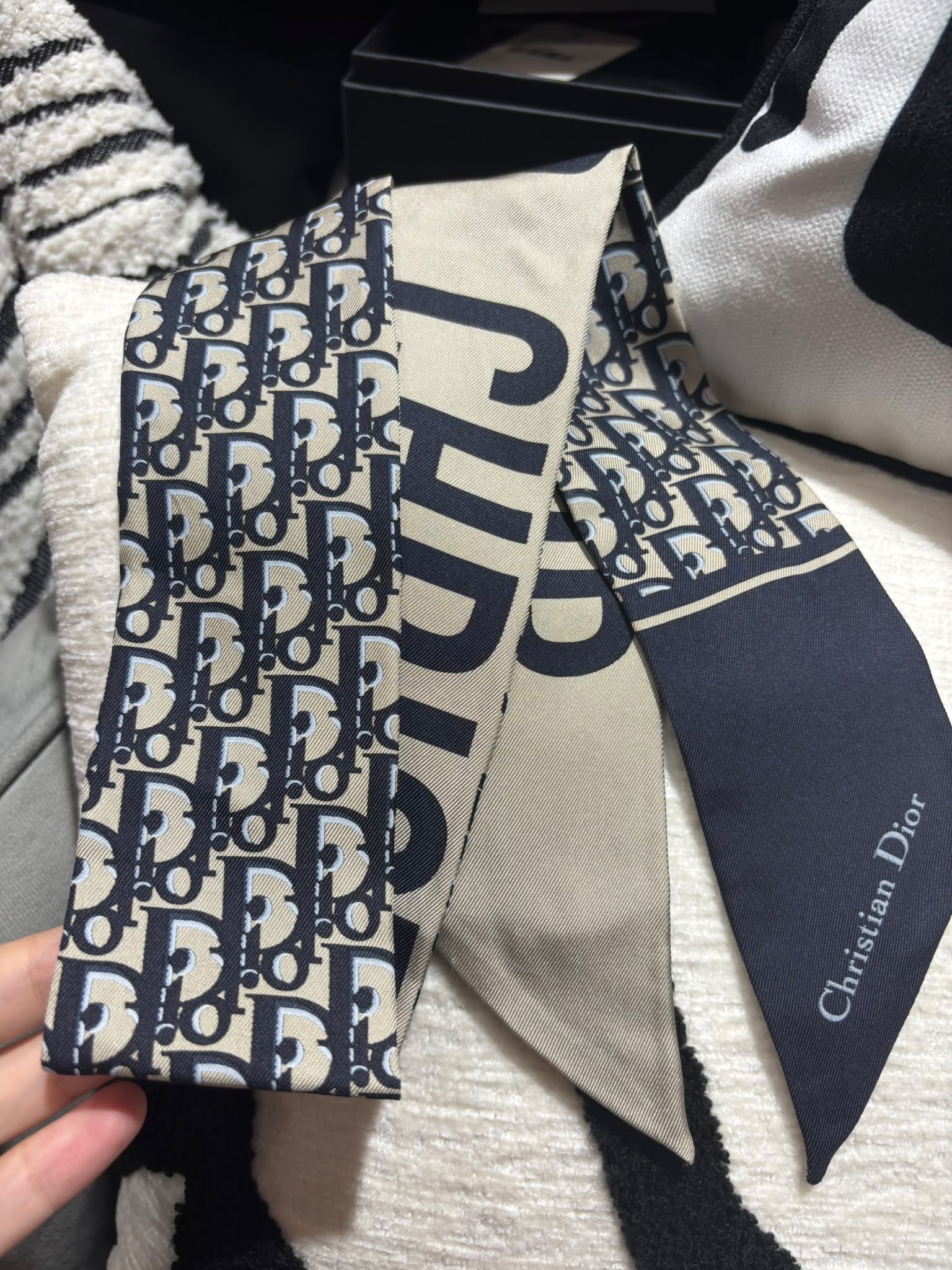 Dior Twilly 100%silk 98x6cm 100%Authentic, 98%New 