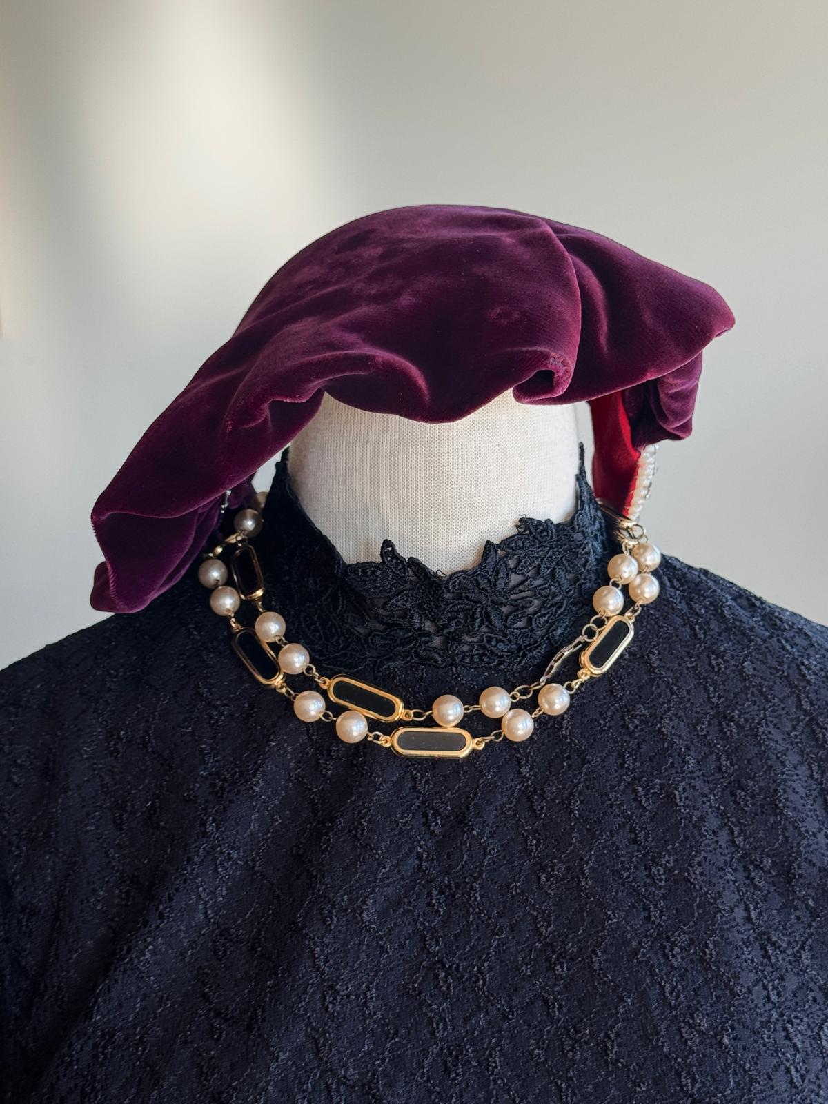 Vintage C.a. 1980s Black & White Long Necklace (MT2651)