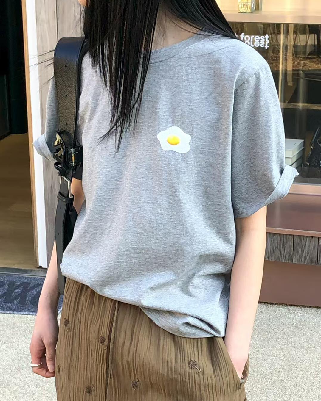 荷包蛋綉花tee