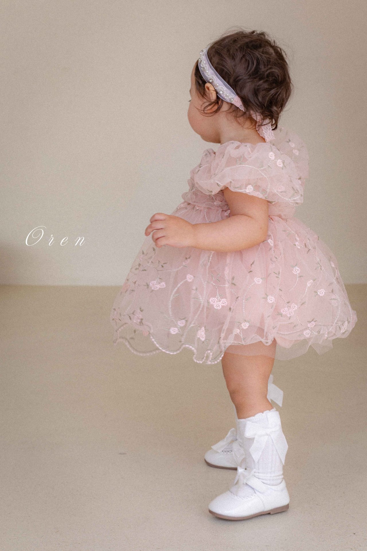 ☀️預訂 韓國直送☀️🇰🇷Oren Roslyn Bloom兩色花卉刺繡泡泡袖包屁裙/連身裙