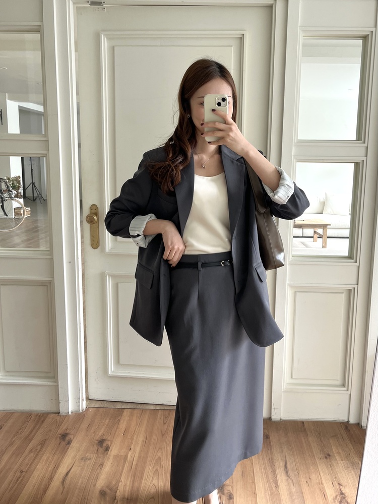 Atelier Belted Skirt (Charcoal)