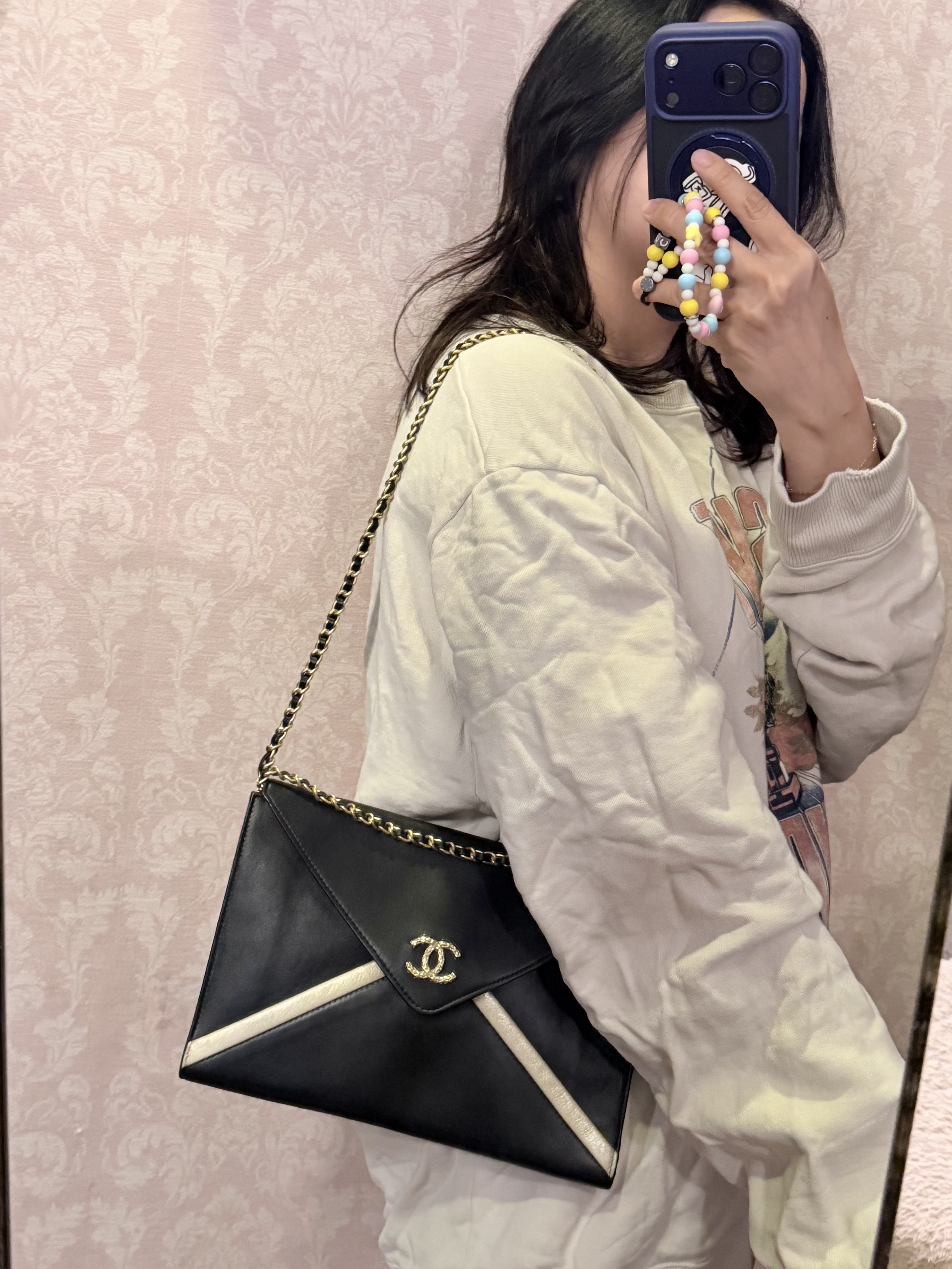 chanel cc black ENVELOPE flap clutch black lamb GHW