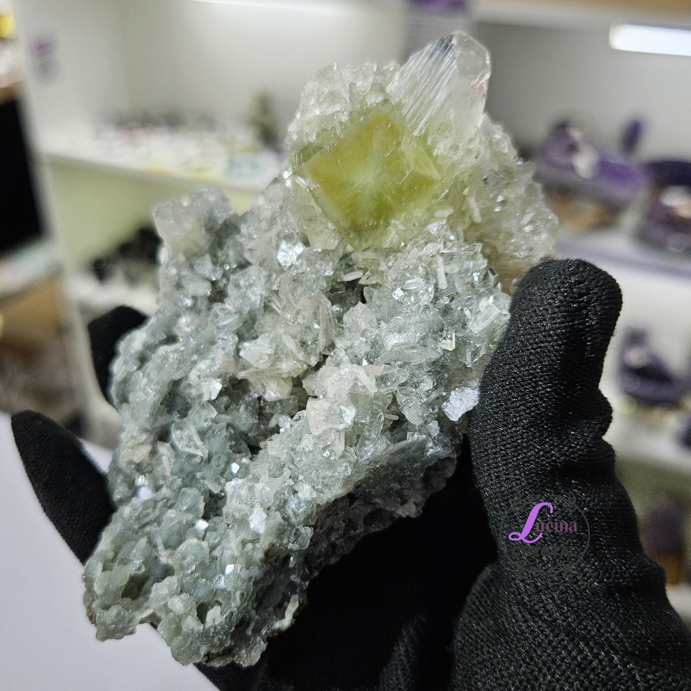 (Co#8555) 藍軟糖底鑽石魚眼石/Blue Chalcedony Diamond Apophyllite 