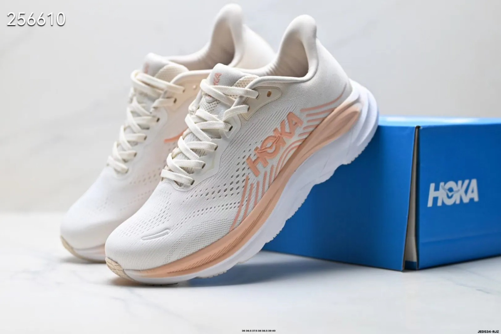HOKA Clifton 11輕量跑鞋