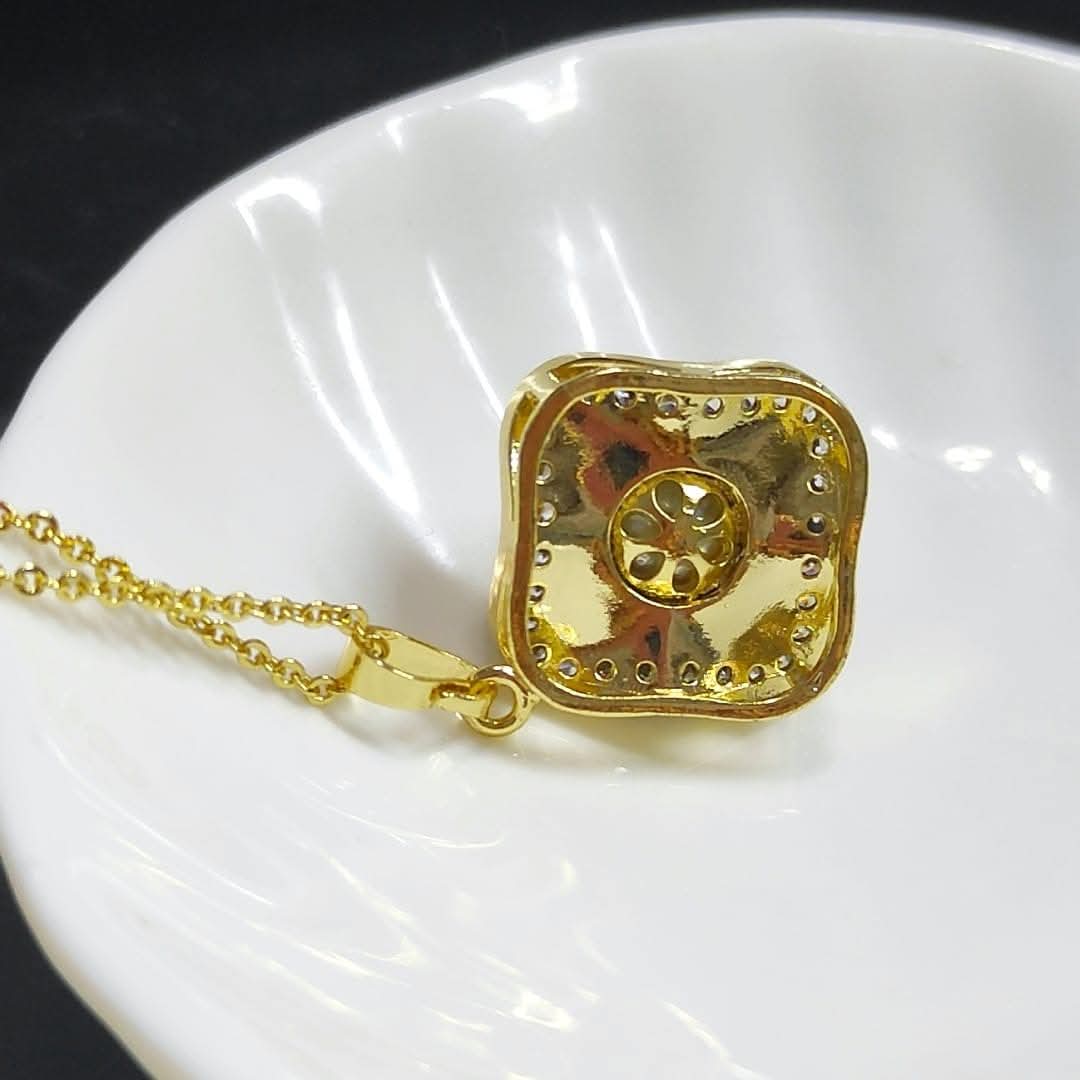 特價品‼️正圓極光日本無調色真多麻海水珍珠注金微鑲鋯石吊墜（送注金鍊）