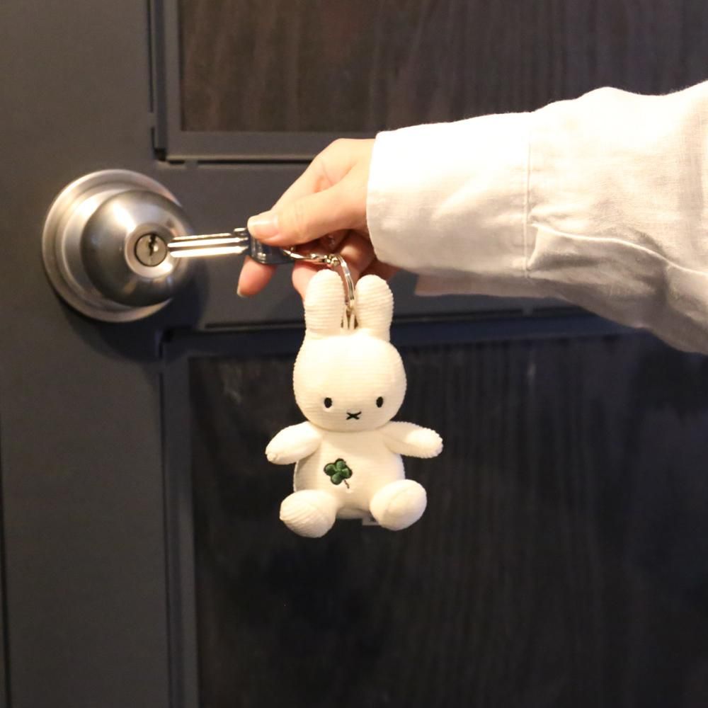 日本直送~新款Miffy四葉草掛飾公仔