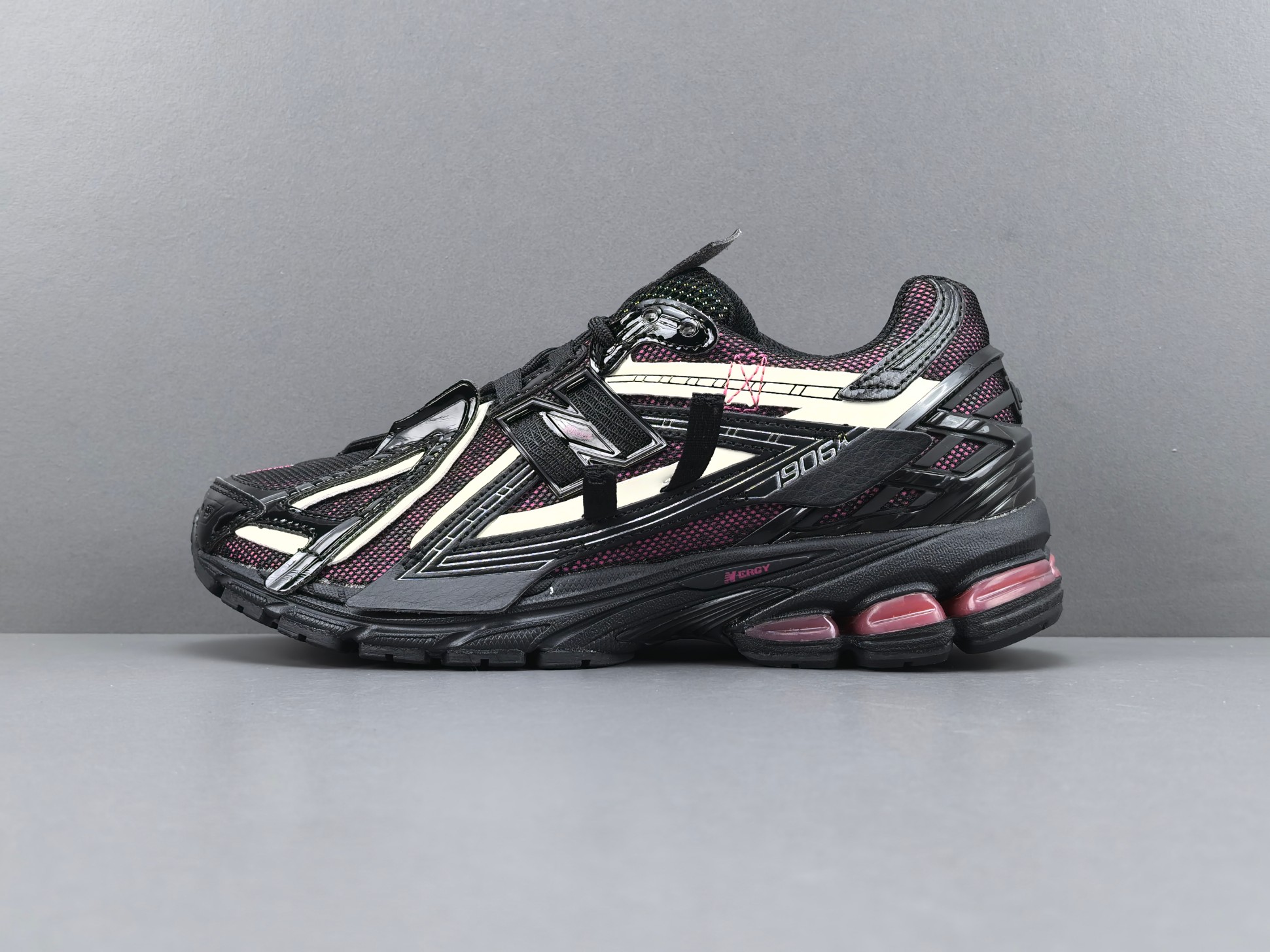 New Balance 1906A U1906AD